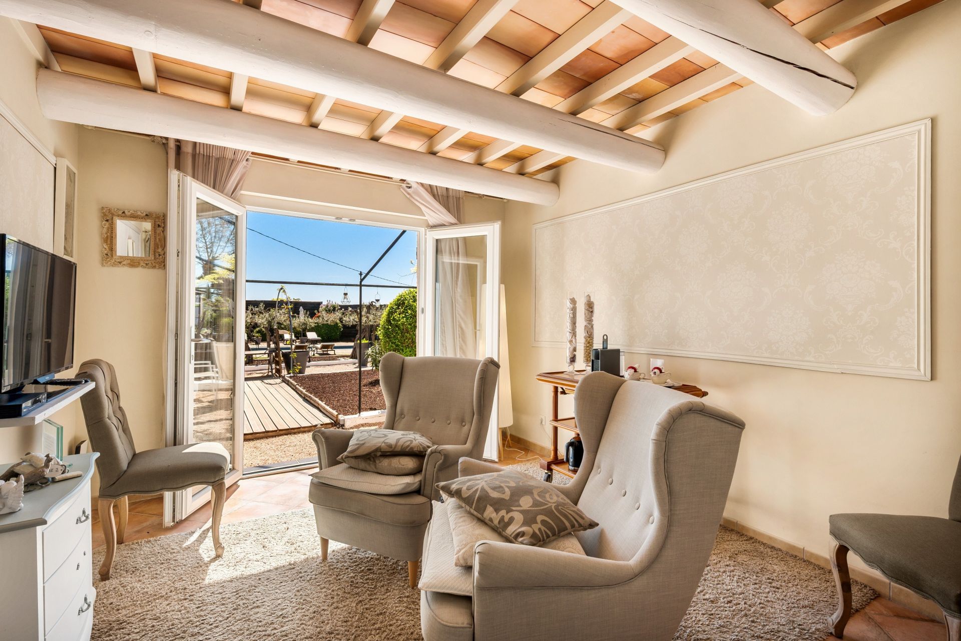 luxury provencale house 13 Rooms for sale on COTIGNAC (83570)