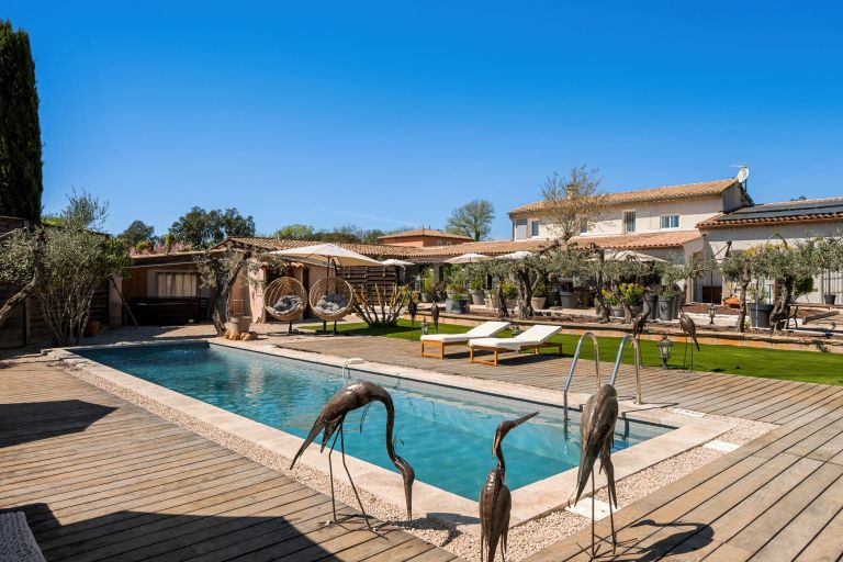 luxury provencale house 13 Rooms for sale on COTIGNAC (83570)