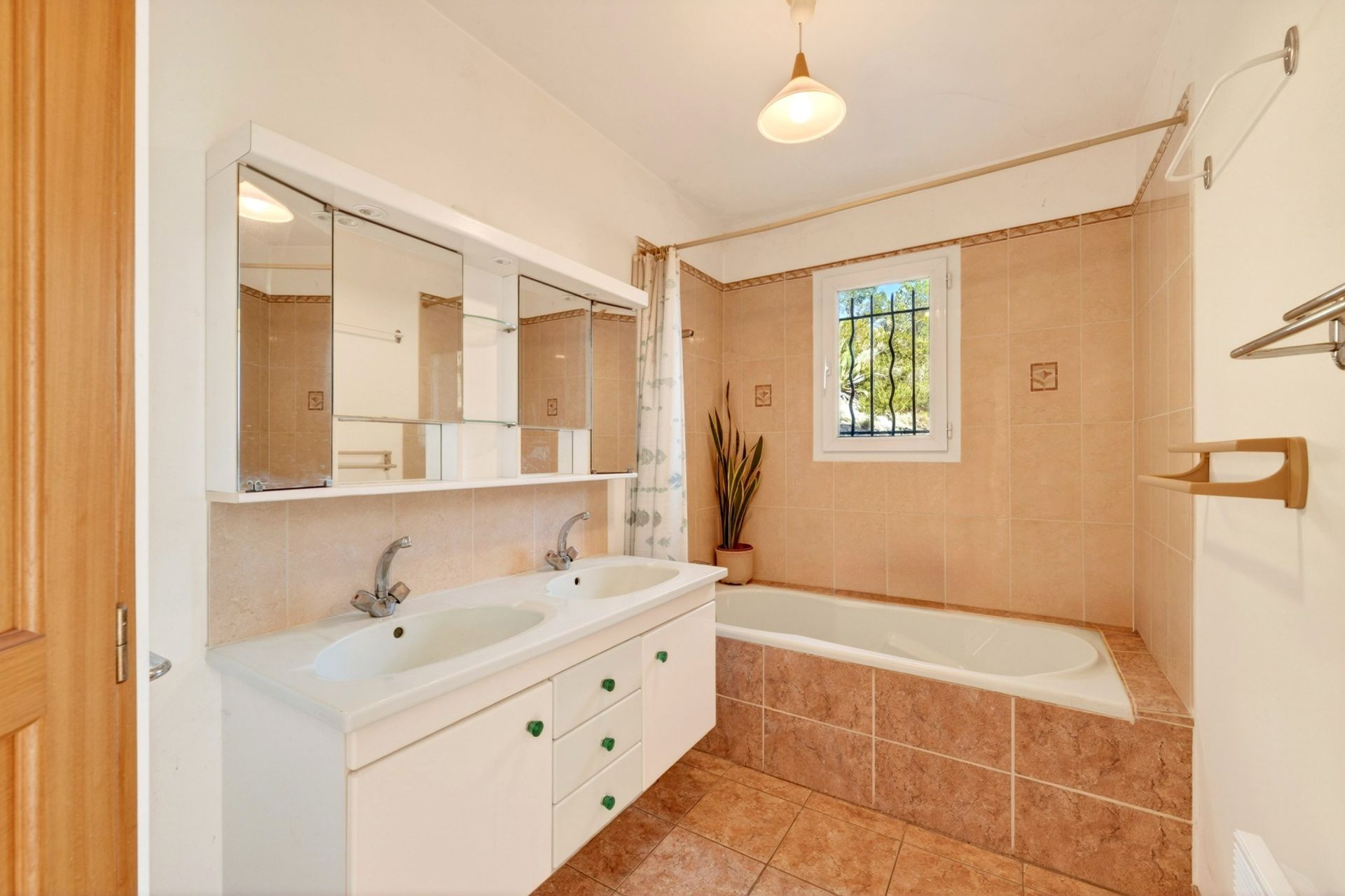 maison de luxe 8 Pièces en vente sur LA CADIERE D AZUR (83740)