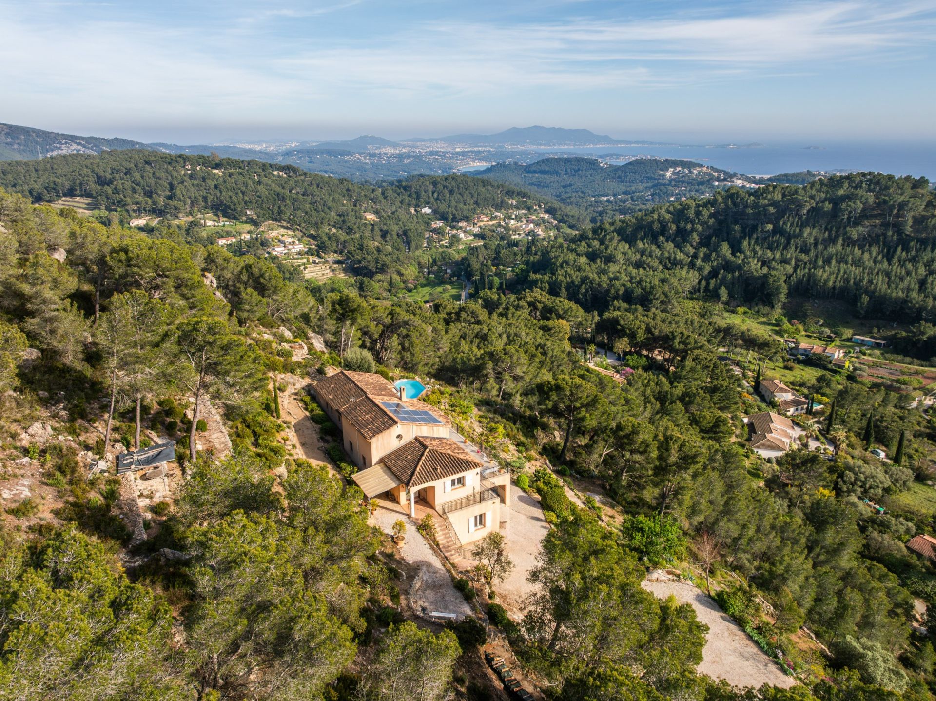maison de luxe 8 Pièces en vente sur LA CADIERE D AZUR (83740)