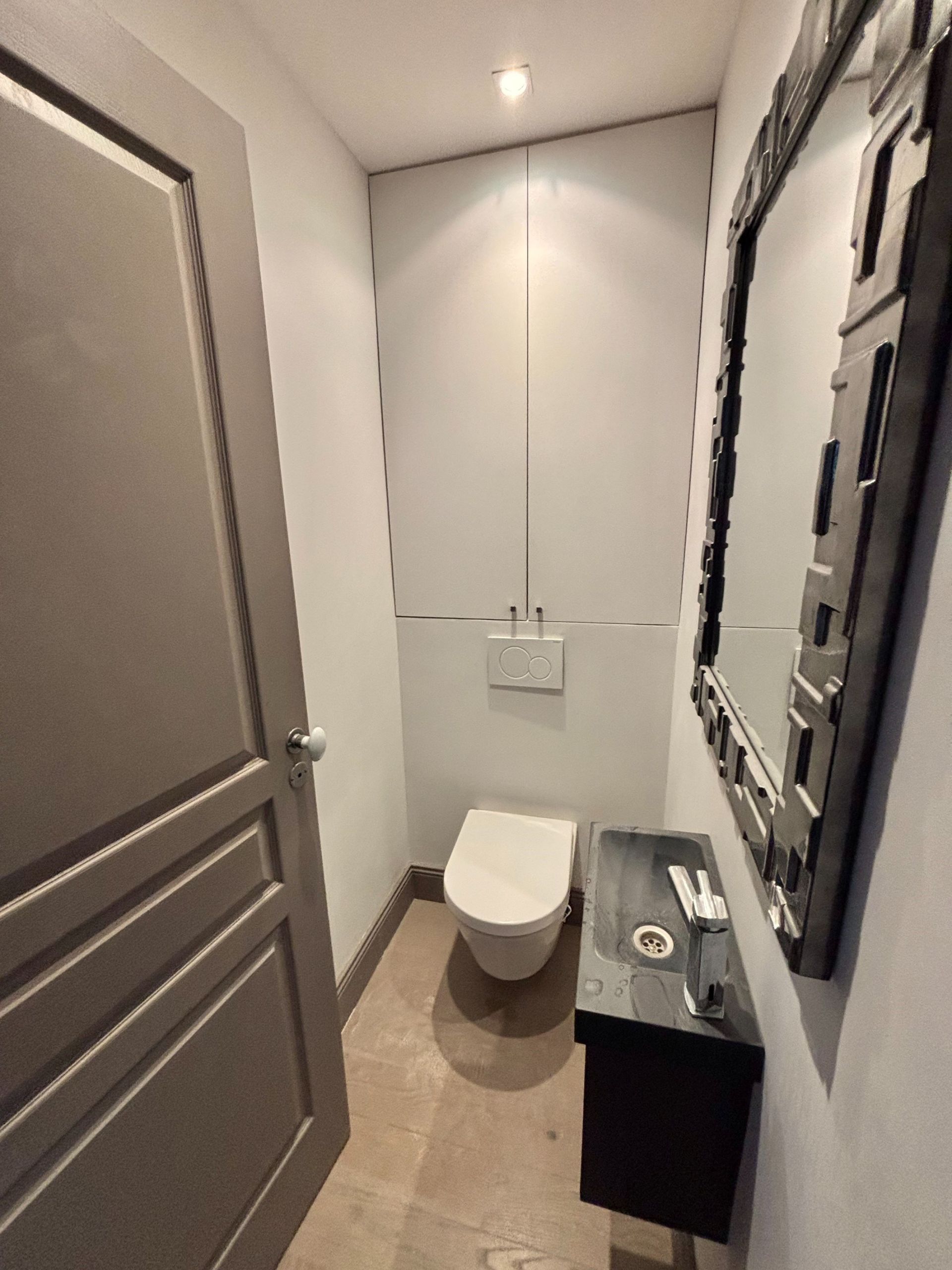 luxury apartment 5 Rooms for sale on DEAUVILLE (14800)