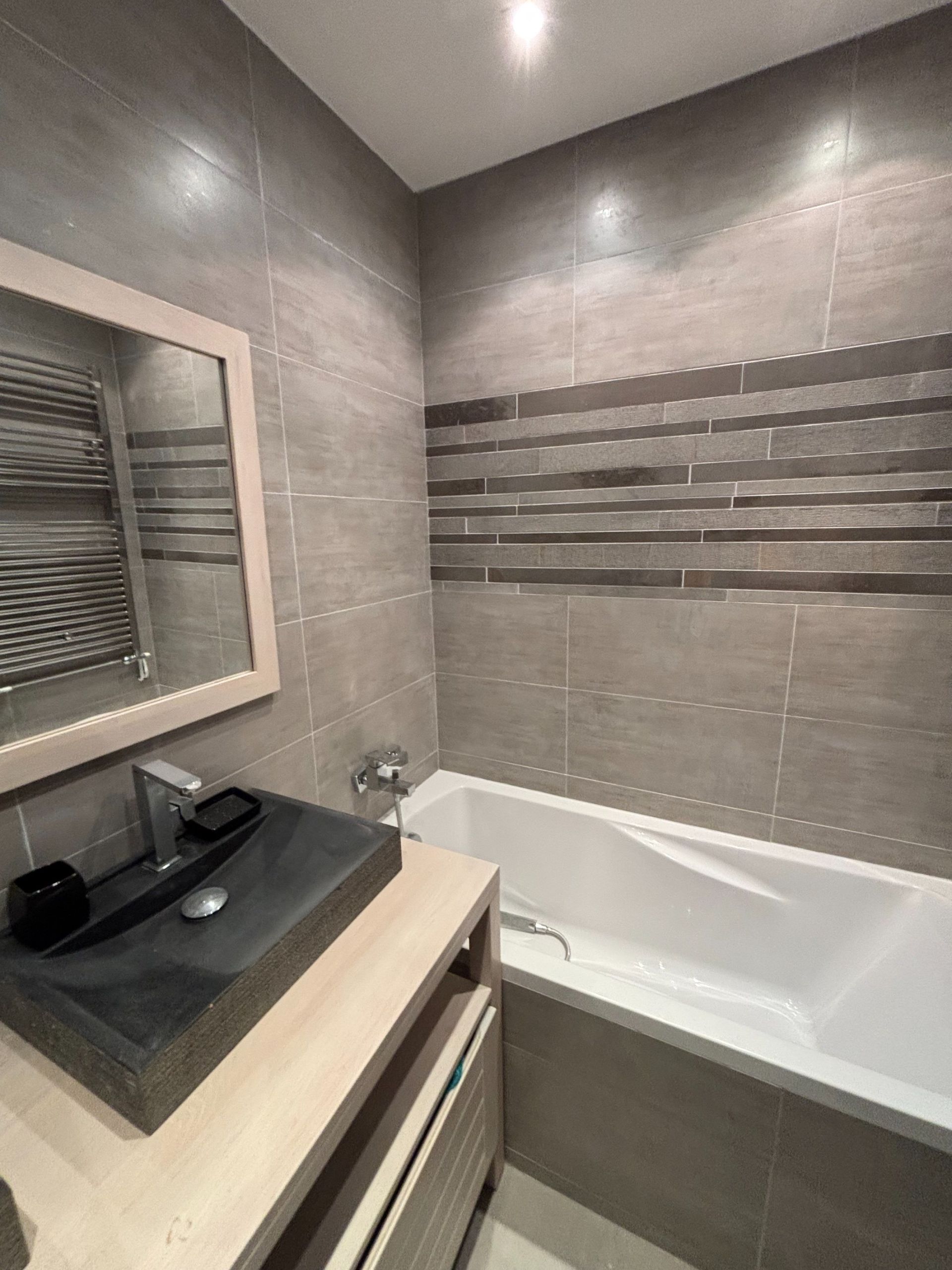 luxury apartment 5 Rooms for sale on DEAUVILLE (14800)