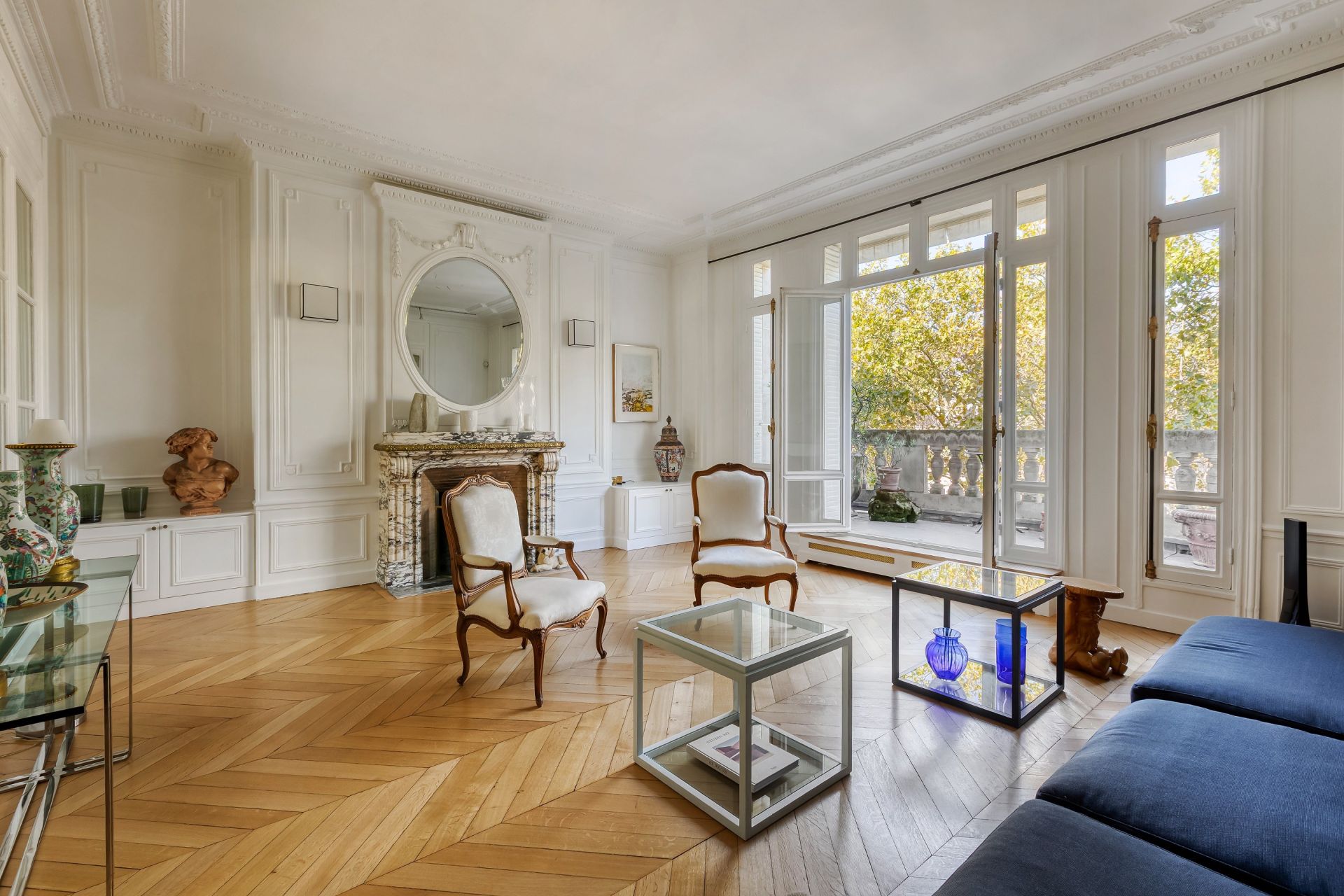 luxury apartment 5 Rooms for sale on PARIS (75007)