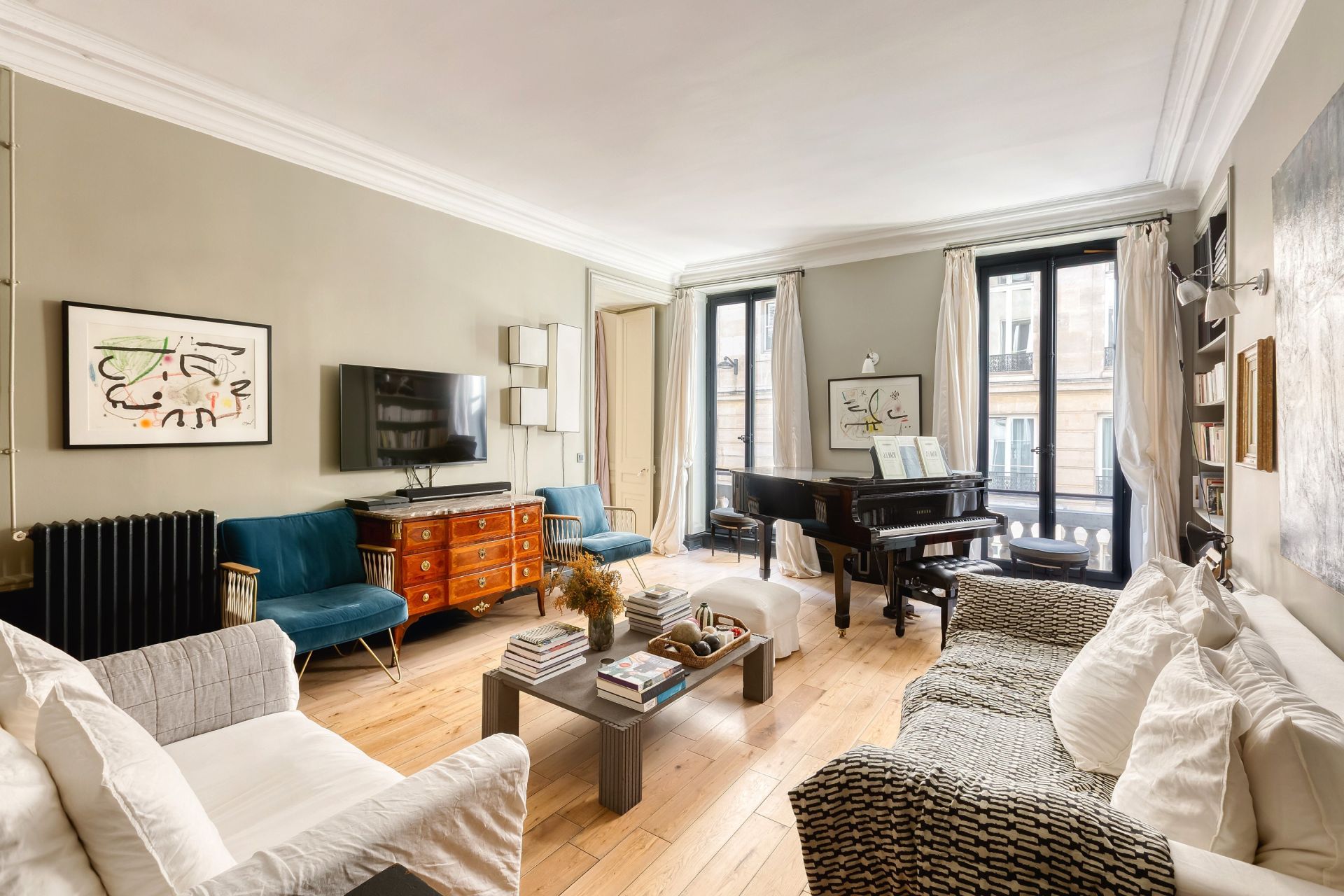 luxury apartment 7 Rooms for sale on PARIS (75010)