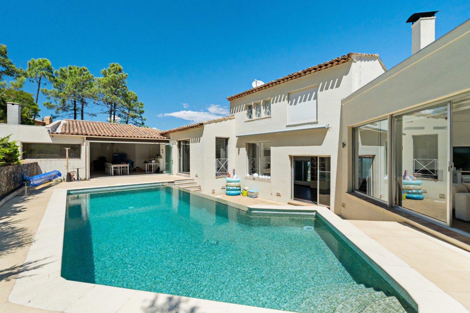 villa de luxe 7 Pièces en vente sur LES ADRETS DE L ESTEREL (83600)