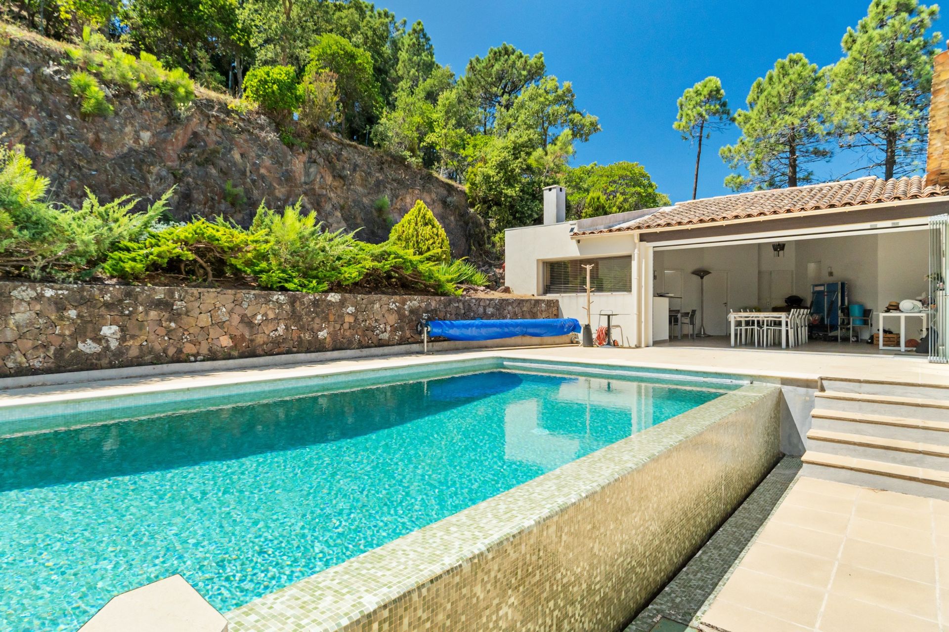 villa de luxe 7 Pièces en vente sur LES ADRETS DE L ESTEREL (83600)