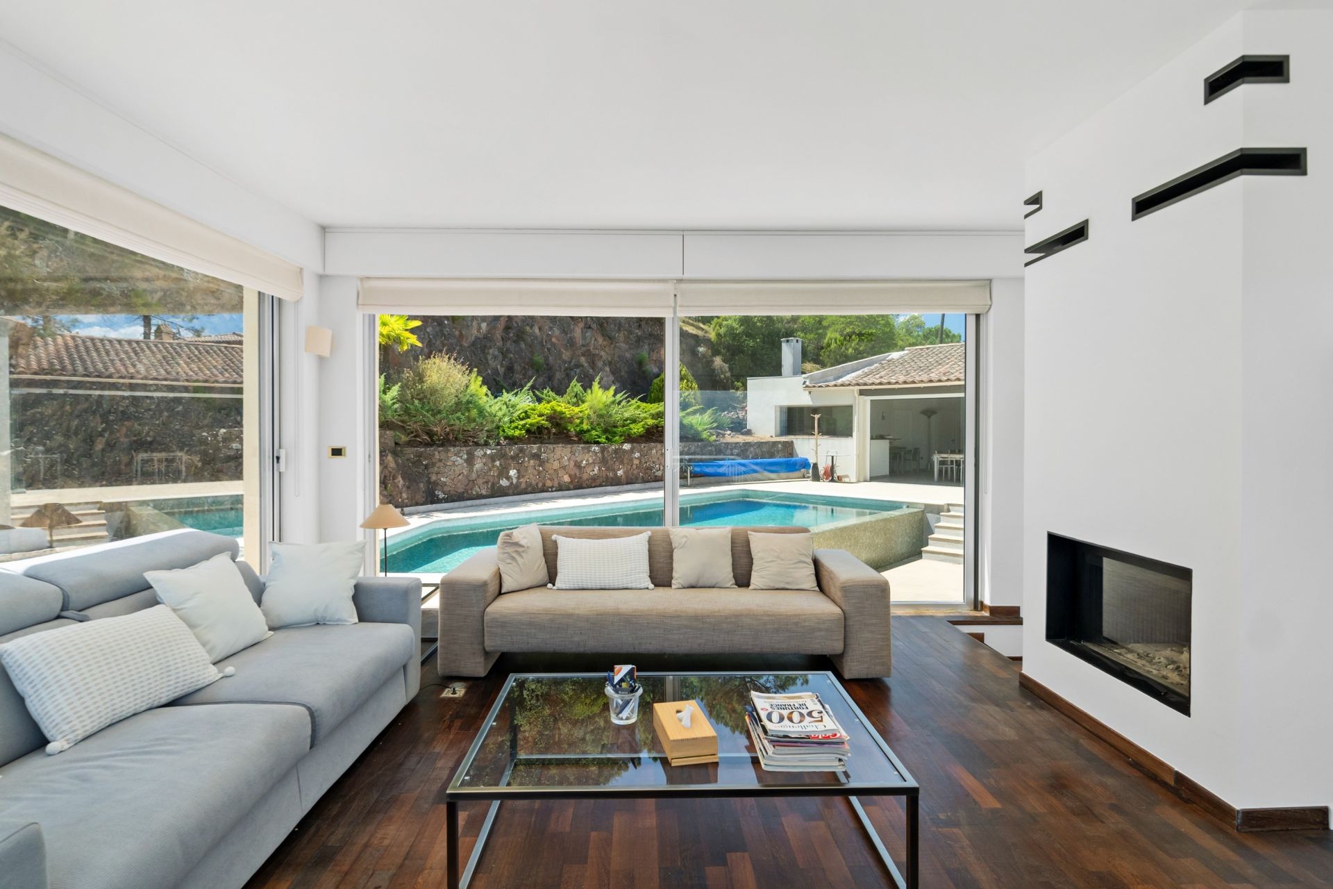 villa de luxe 7 Pièces en vente sur LES ADRETS DE L ESTEREL (83600)