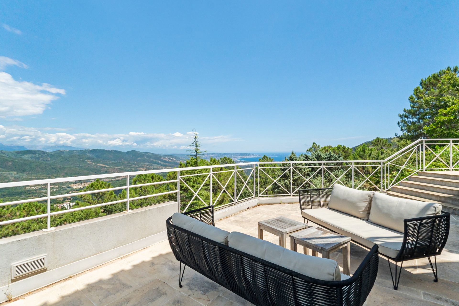 villa de luxe 7 Pièces en vente sur LES ADRETS DE L ESTEREL (83600)