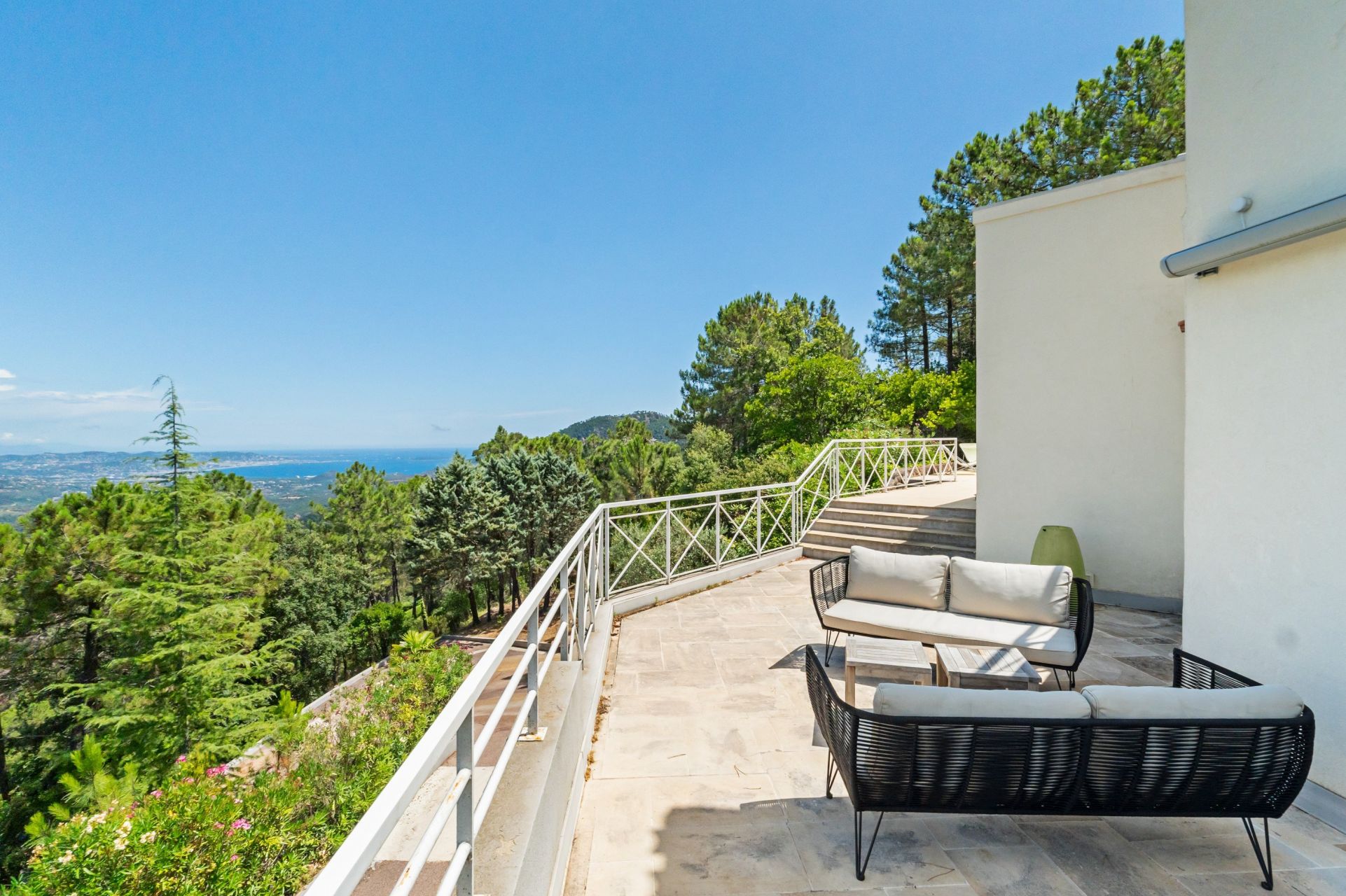 villa de luxe 7 Pièces en vente sur LES ADRETS DE L ESTEREL (83600)