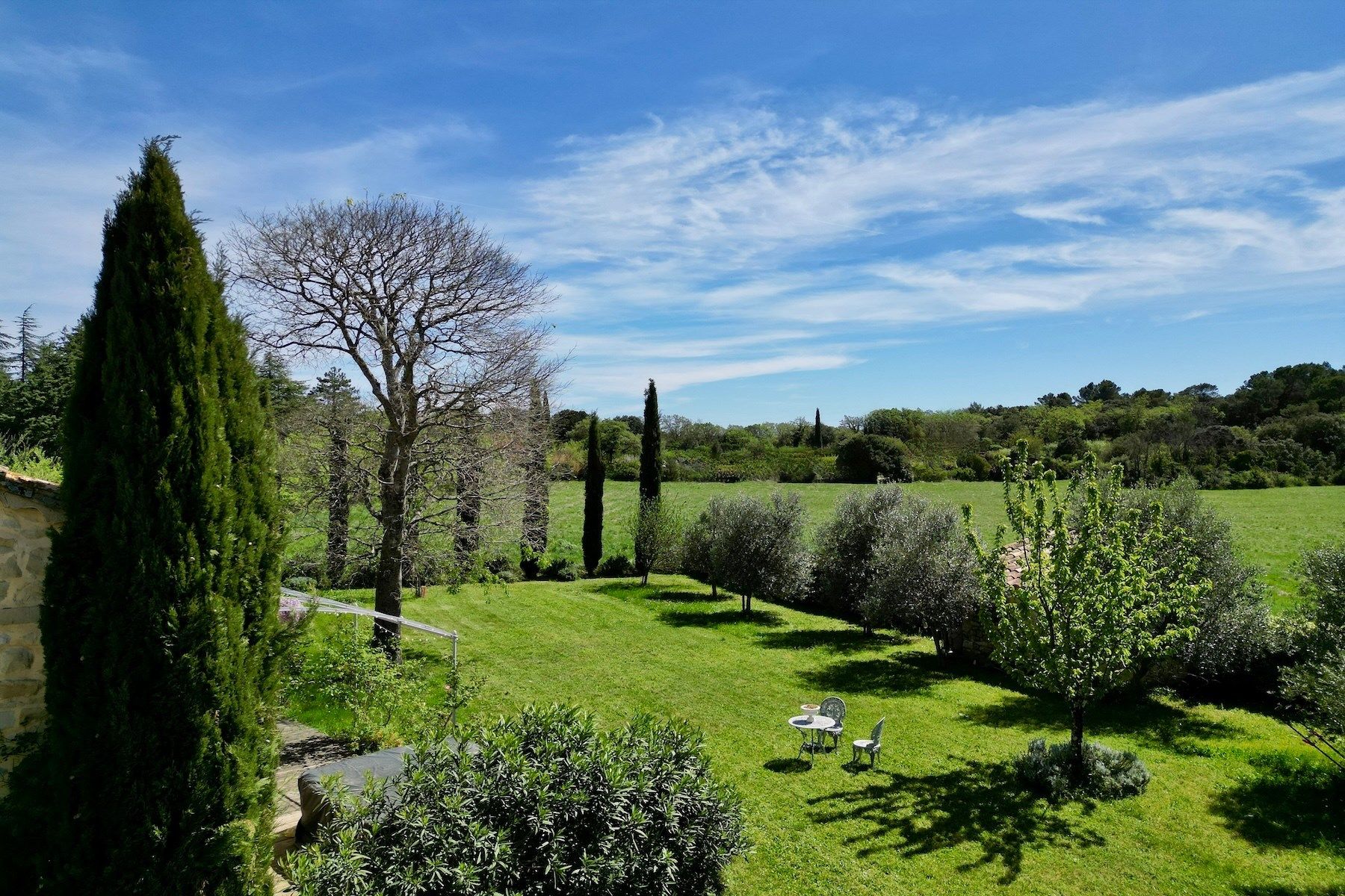 luxury house 7 Rooms for sale on UZES (30700)