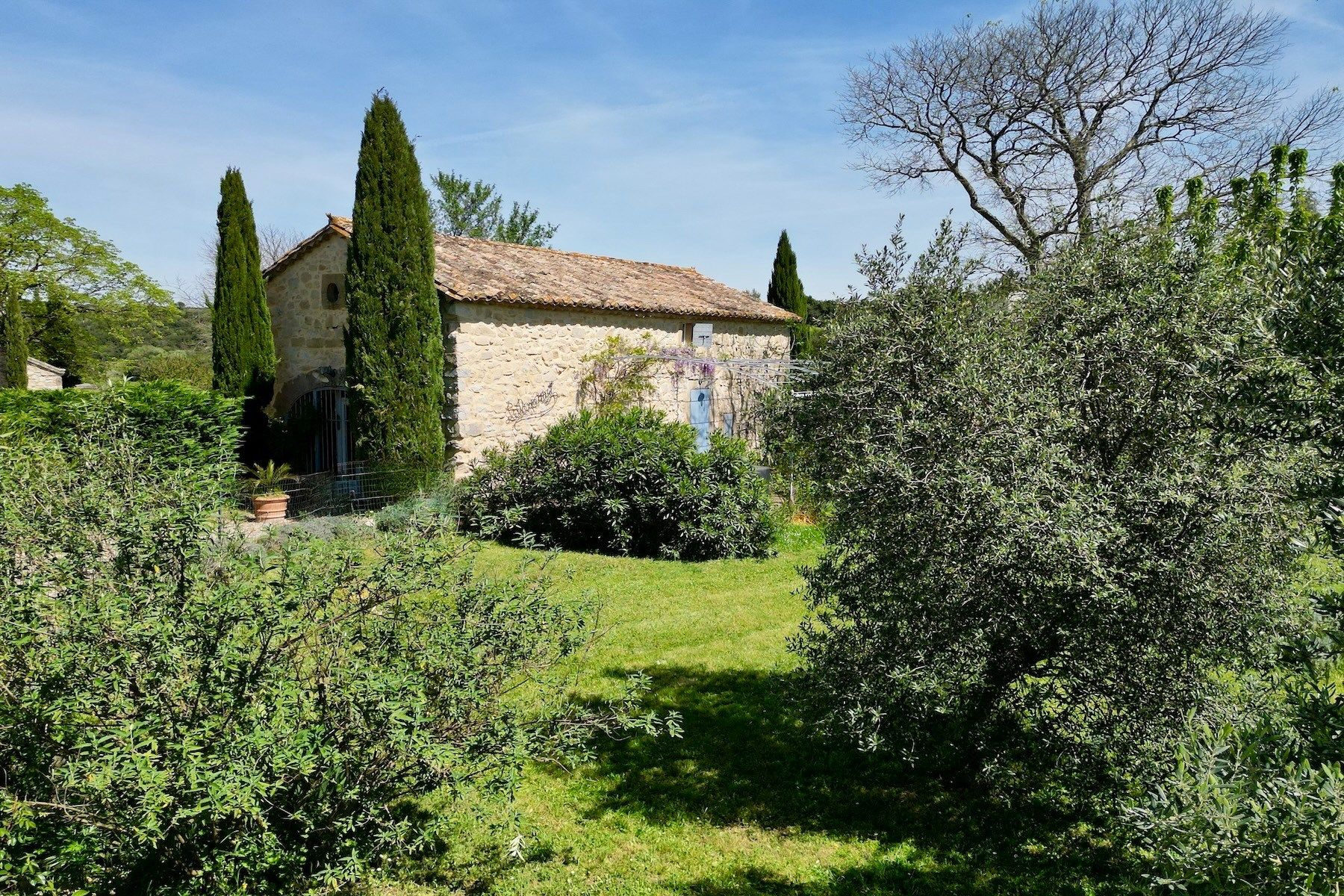 luxury house 7 Rooms for sale on UZES (30700)