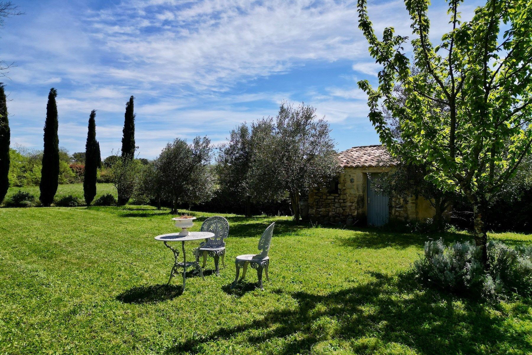 luxury house 7 Rooms for sale on UZES (30700)