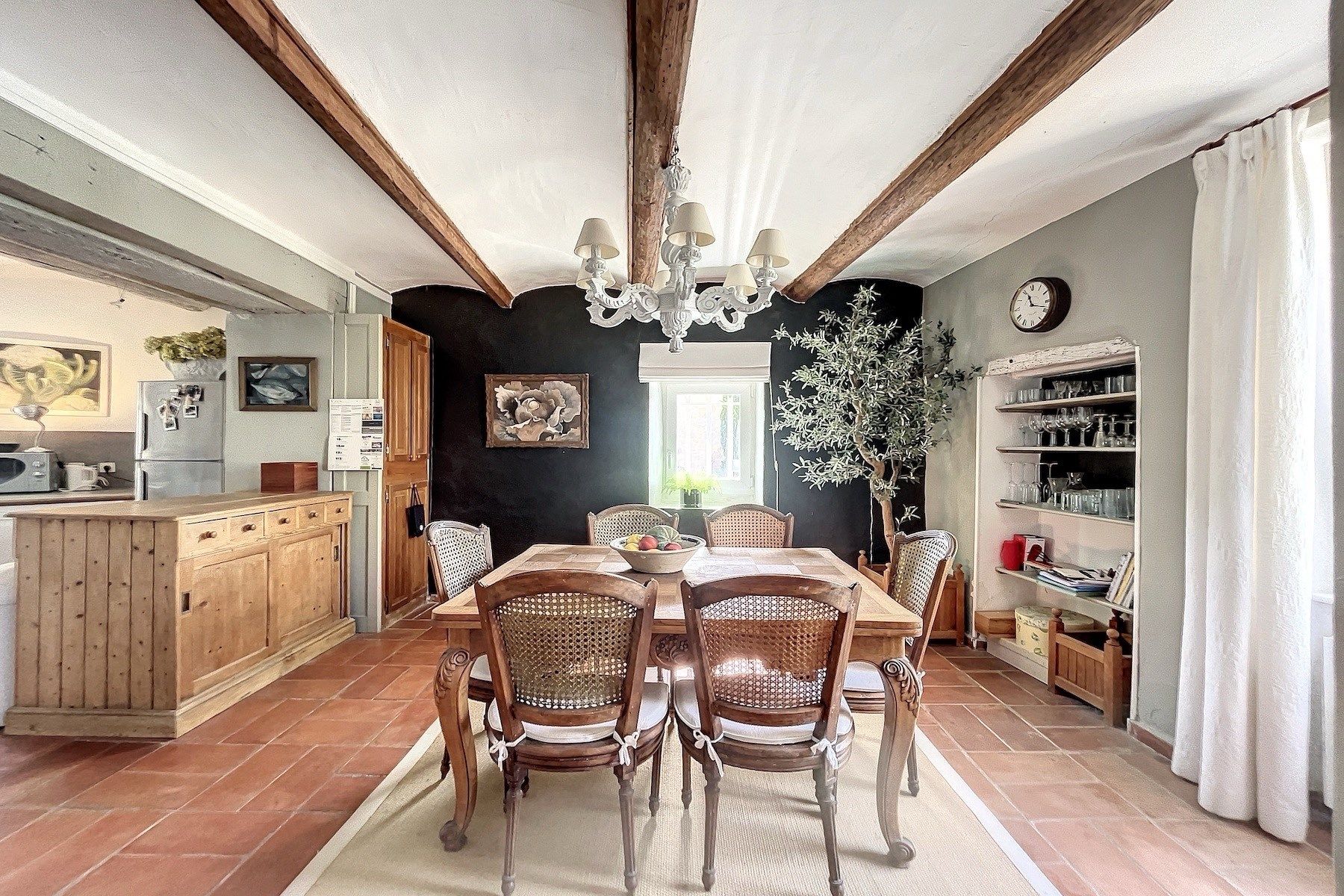 luxury house 7 Rooms for sale on UZES (30700)