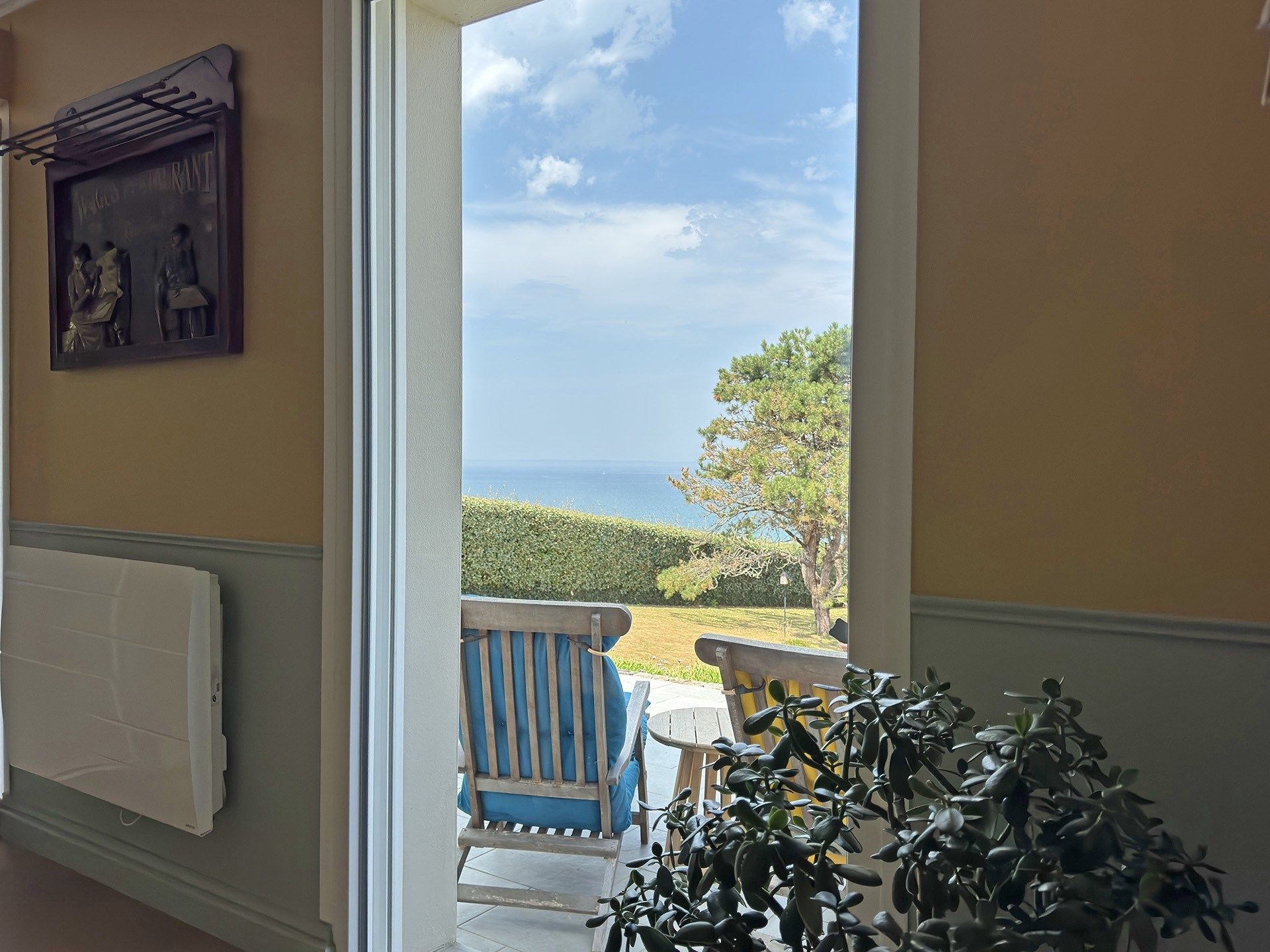 luxury house 7 Rooms for sale on KERLAZ (29100)