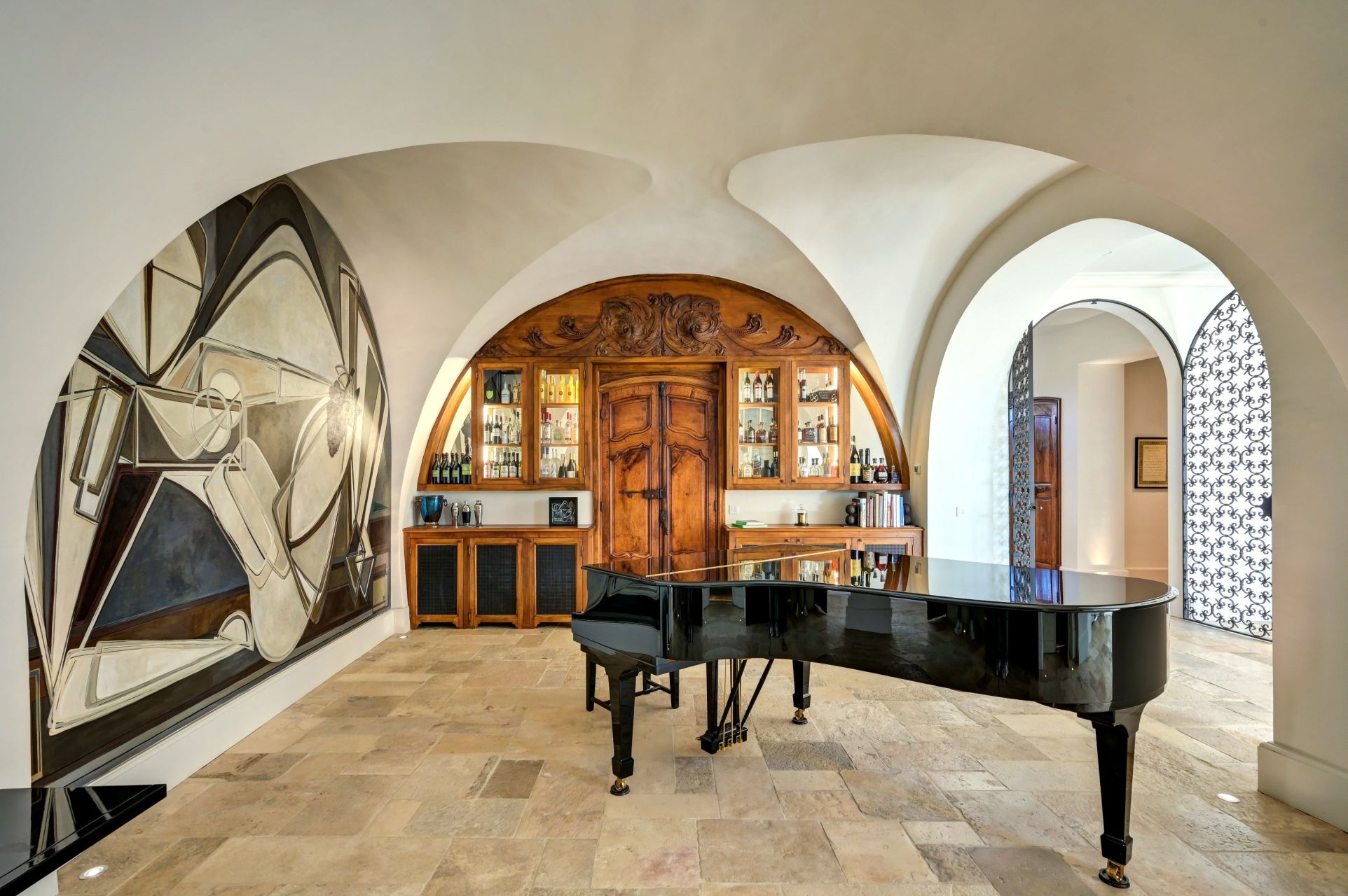 propriété de luxe 20 Pièces en location saisonnière sur LAMBESC (13410)