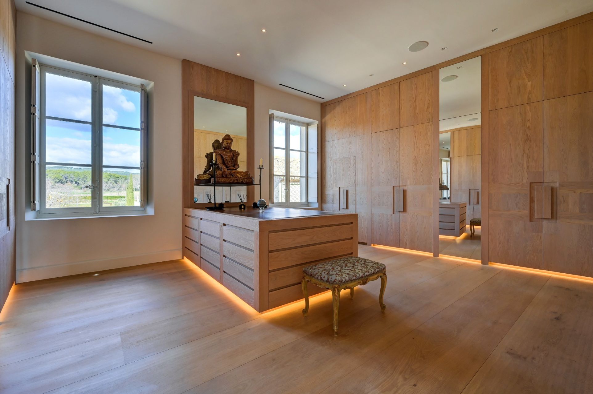 propriété de luxe 20 Pièces en location saisonnière sur LAMBESC (13410)