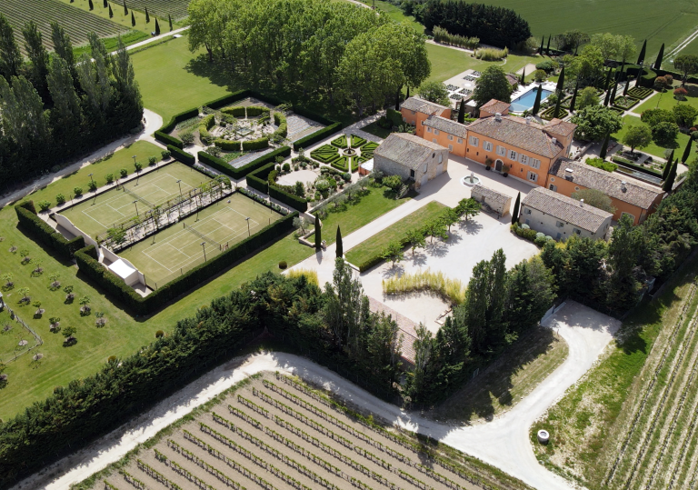 propriété de luxe 20 Pièces en location saisonnière sur LAMBESC (13410)