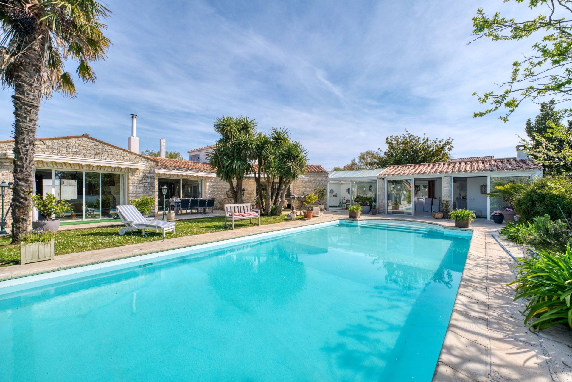 maison de luxe 10 Pièces en vente sur LE CHATEAU D OLERON (17480)