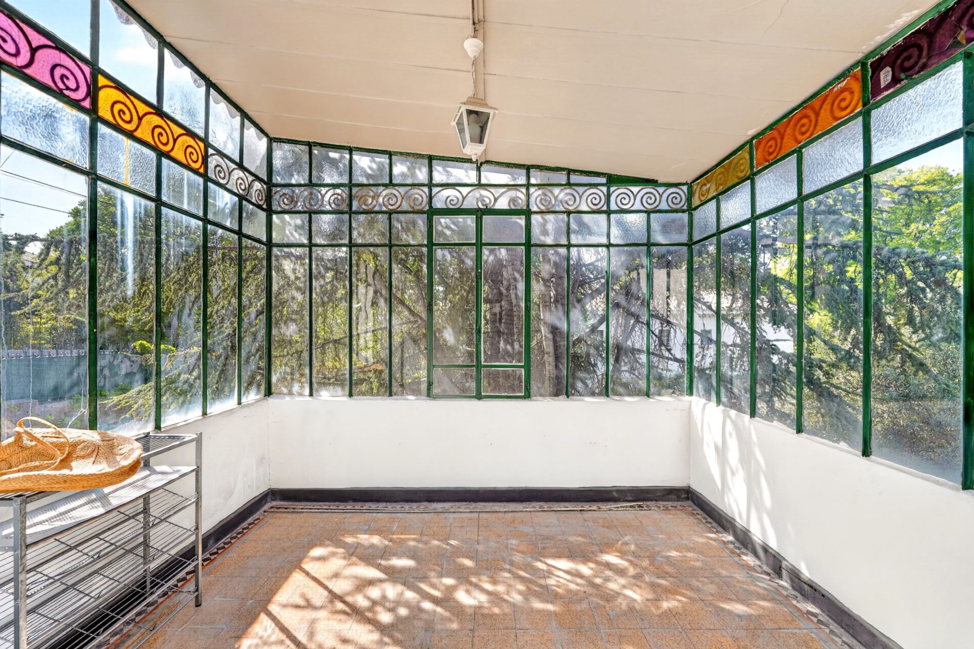 luxury house 6 Rooms for sale on MARSEILLE (13012)