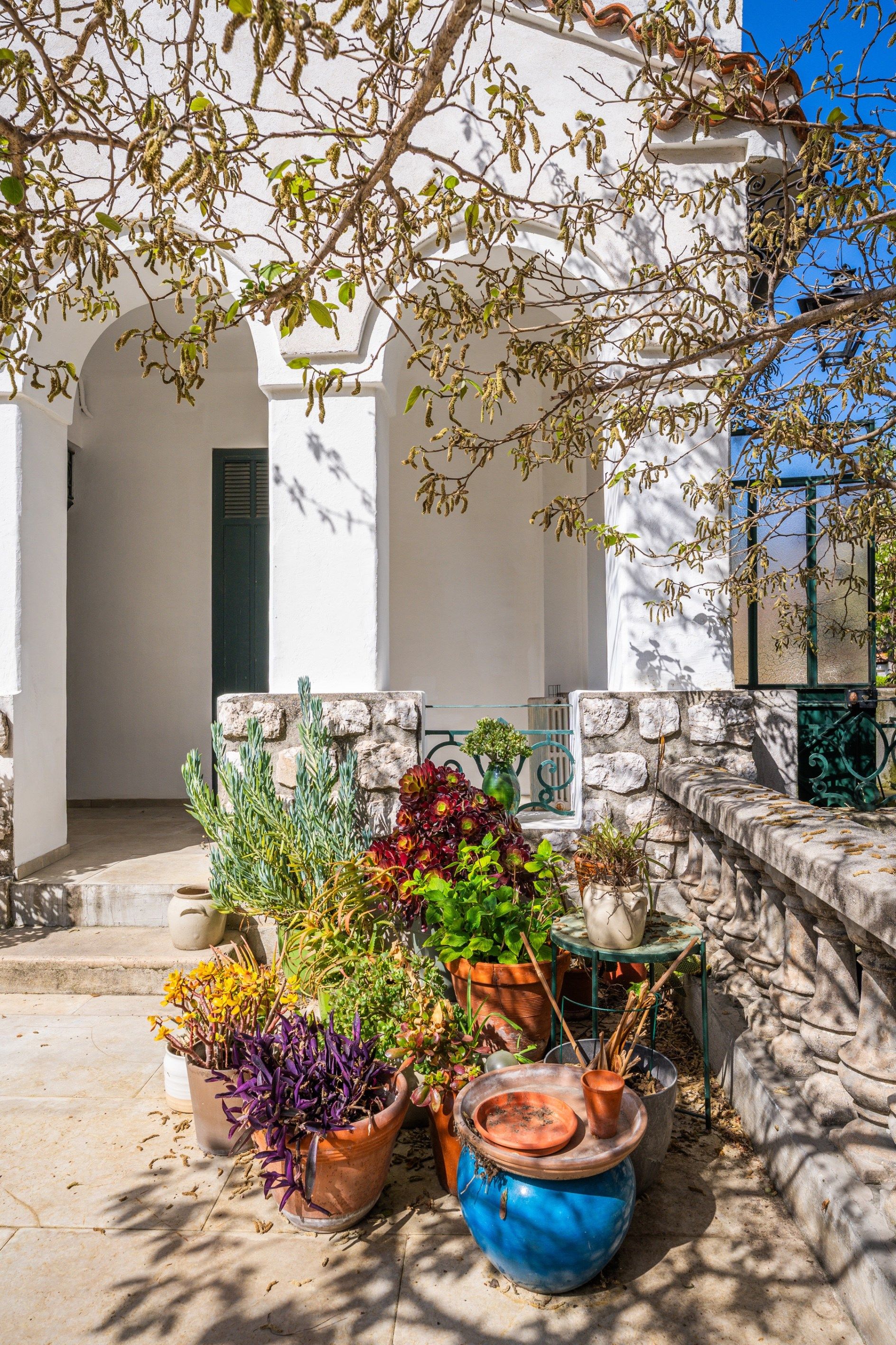 luxury house 6 Rooms for sale on MARSEILLE (13012)