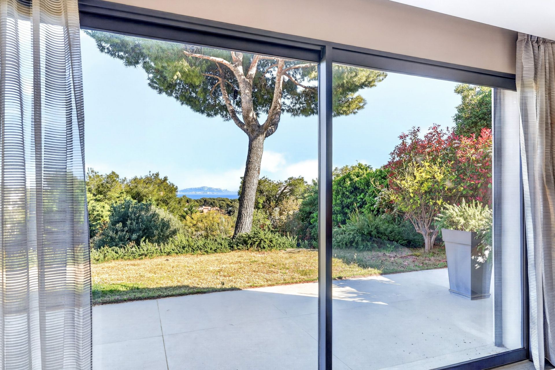 maison d'architecte 6 Pièces en vente sur CARRY LE ROUET (13620)