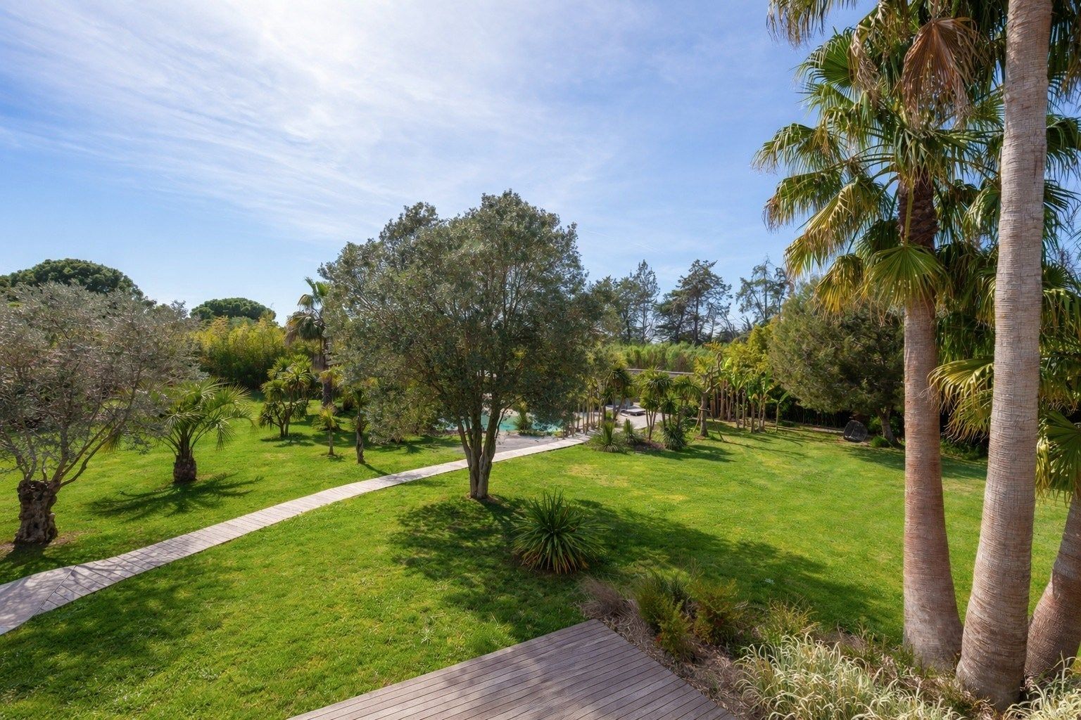 luxury house 6 Rooms for sale on LATTES (34970)