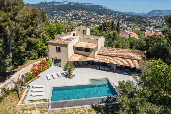 Sale Luxury house Ollioules 10&nbsp;Rooms 370&nbsp;m²
