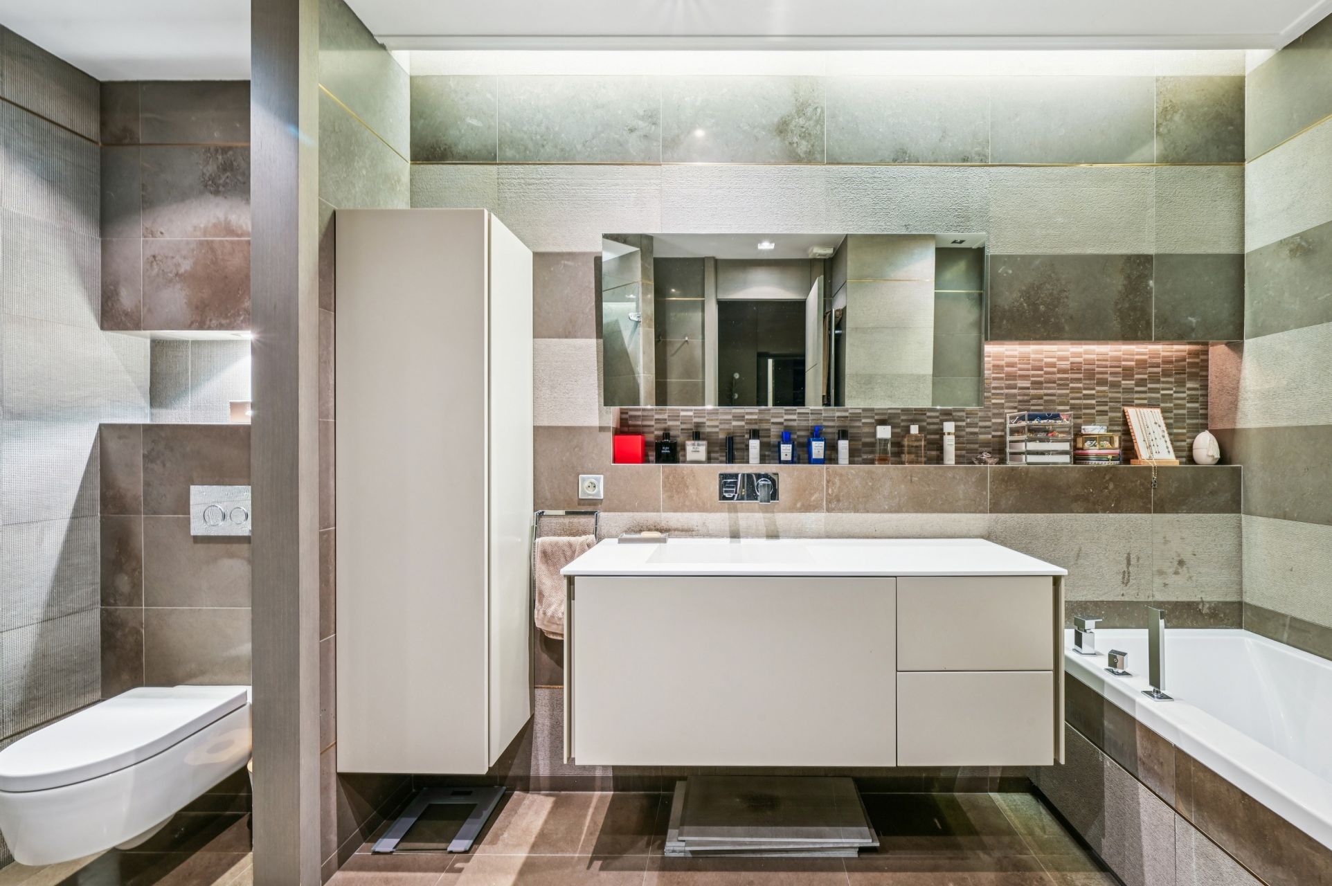 mansion (hôtel particulier) 7 Rooms for sale on PARIS (75015)