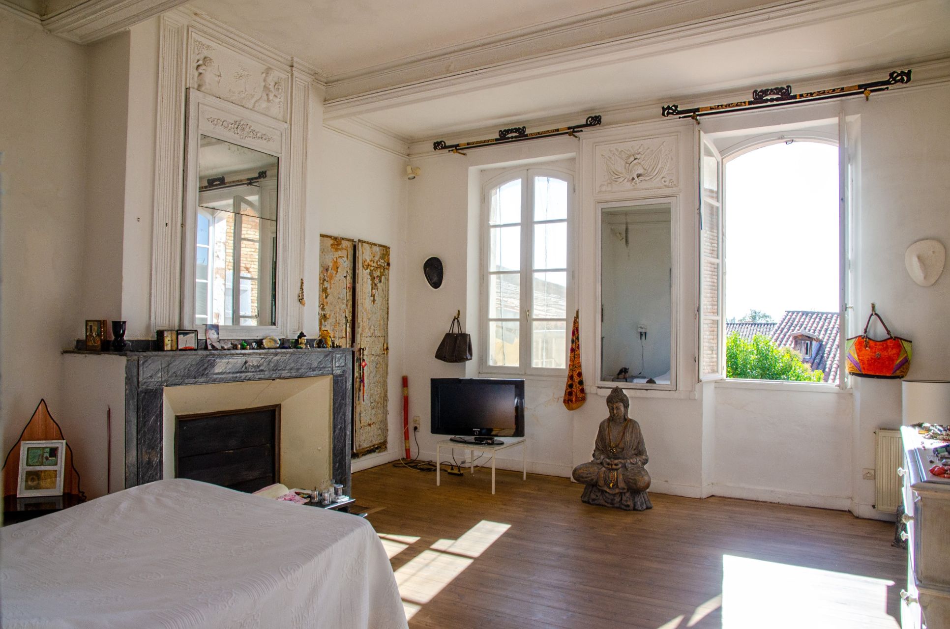 luxury house 16 Rooms for sale on GRENADE (31330)