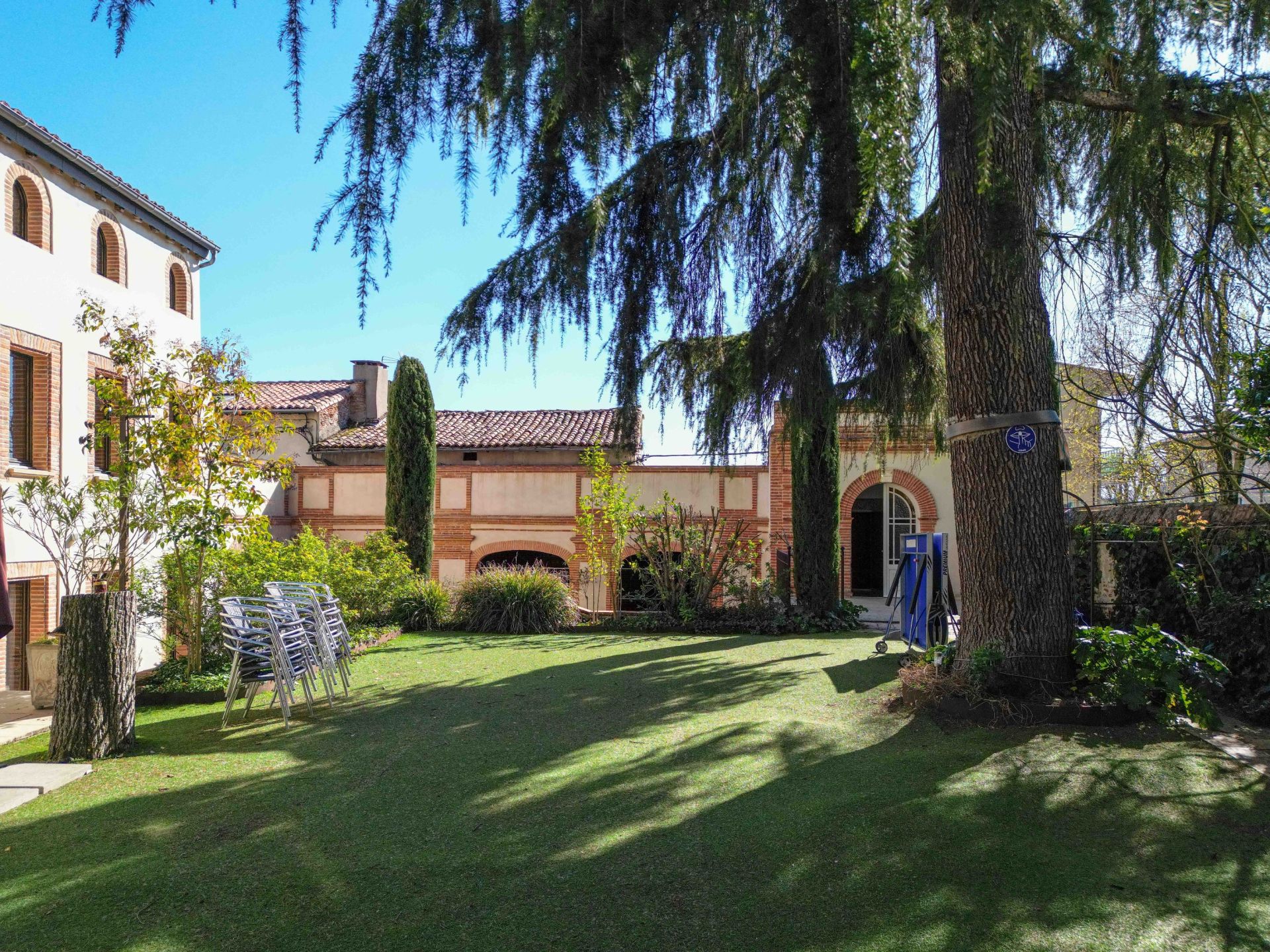 maison bourgeoise 19 Pièces en vente sur LAVAUR (81500)