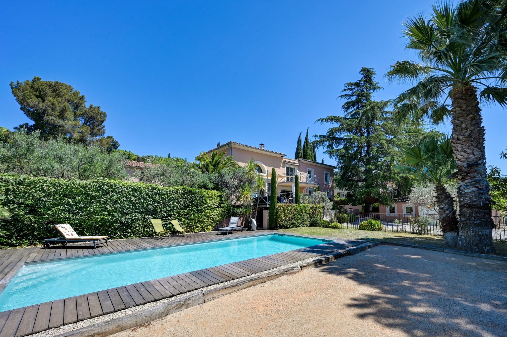 maison de luxe 6 Pièces en vente sur EGUILLES (13510)