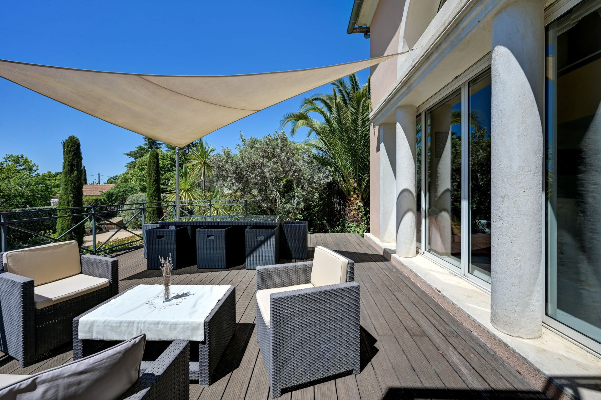 maison de luxe 6 Pièces en vente sur EGUILLES (13510)