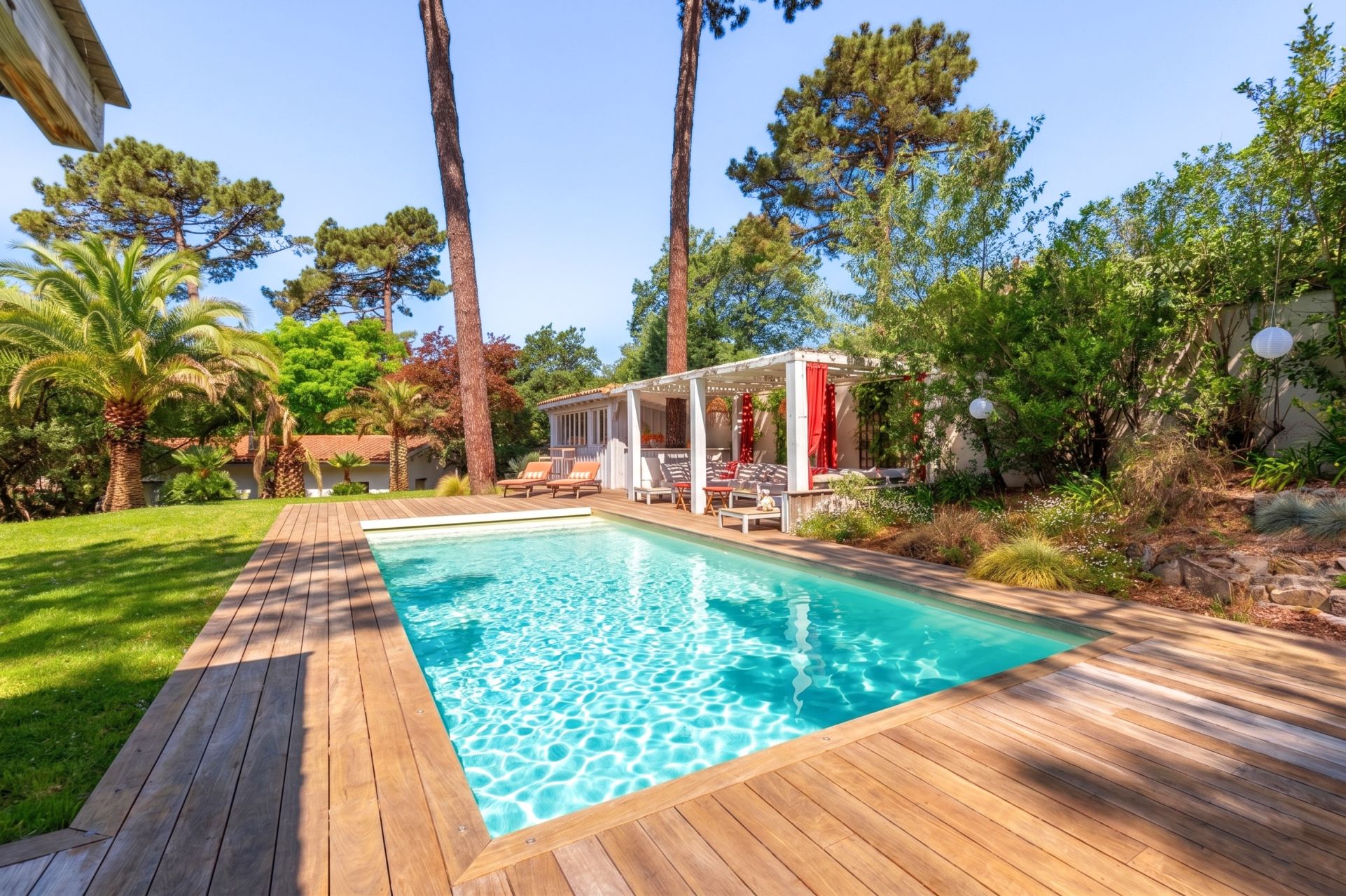 luxury house 9 Rooms for sale on ARCACHON (33120)