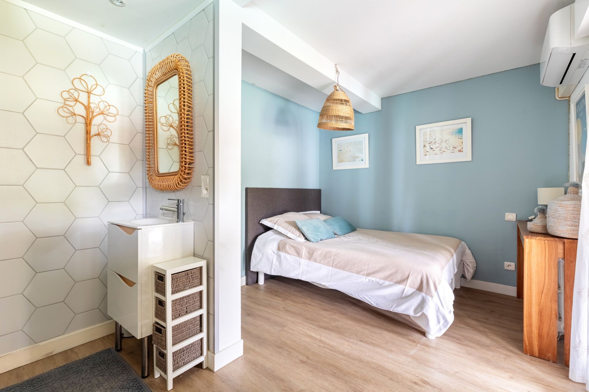 luxury house 9 Rooms for sale on ARCACHON (33120)