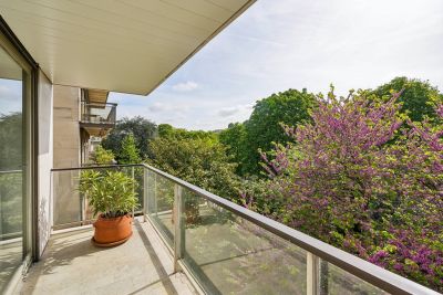 Sale Luxury apartment Neuilly-sur-Seine 4&nbsp;Rooms 124&nbsp;m²