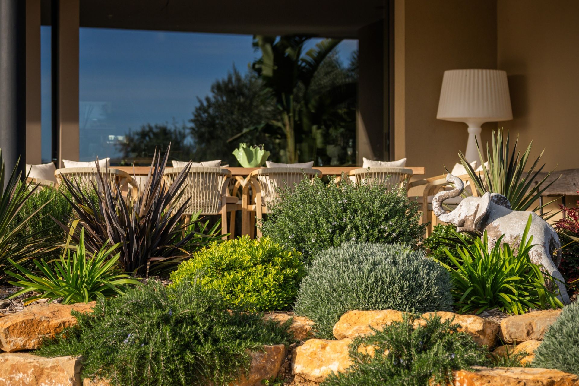 luxury house 10 Rooms for sale on LA CADIERE D AZUR (83740)
