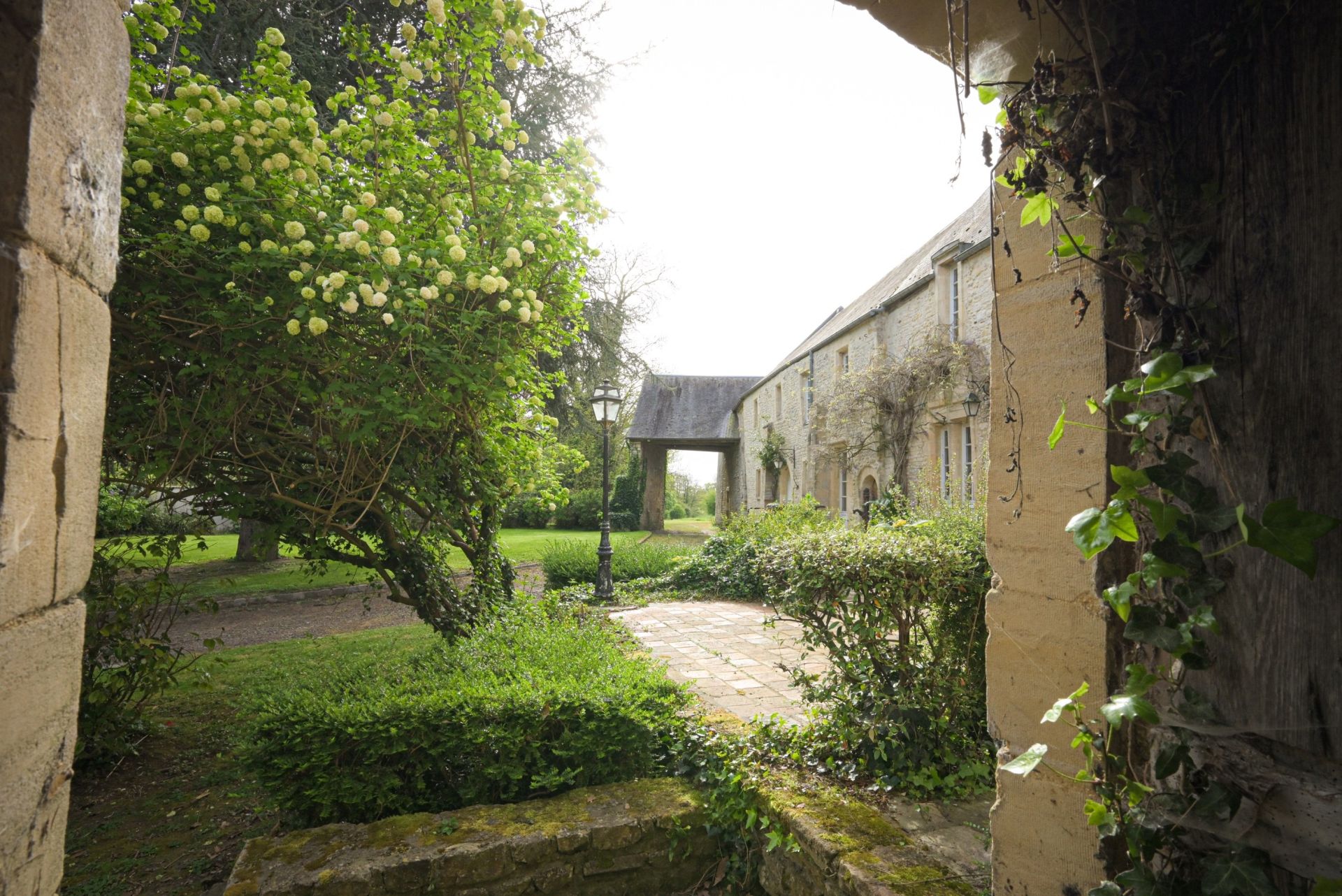 luxury house 9 Rooms for sale on BAYEUX (14400)