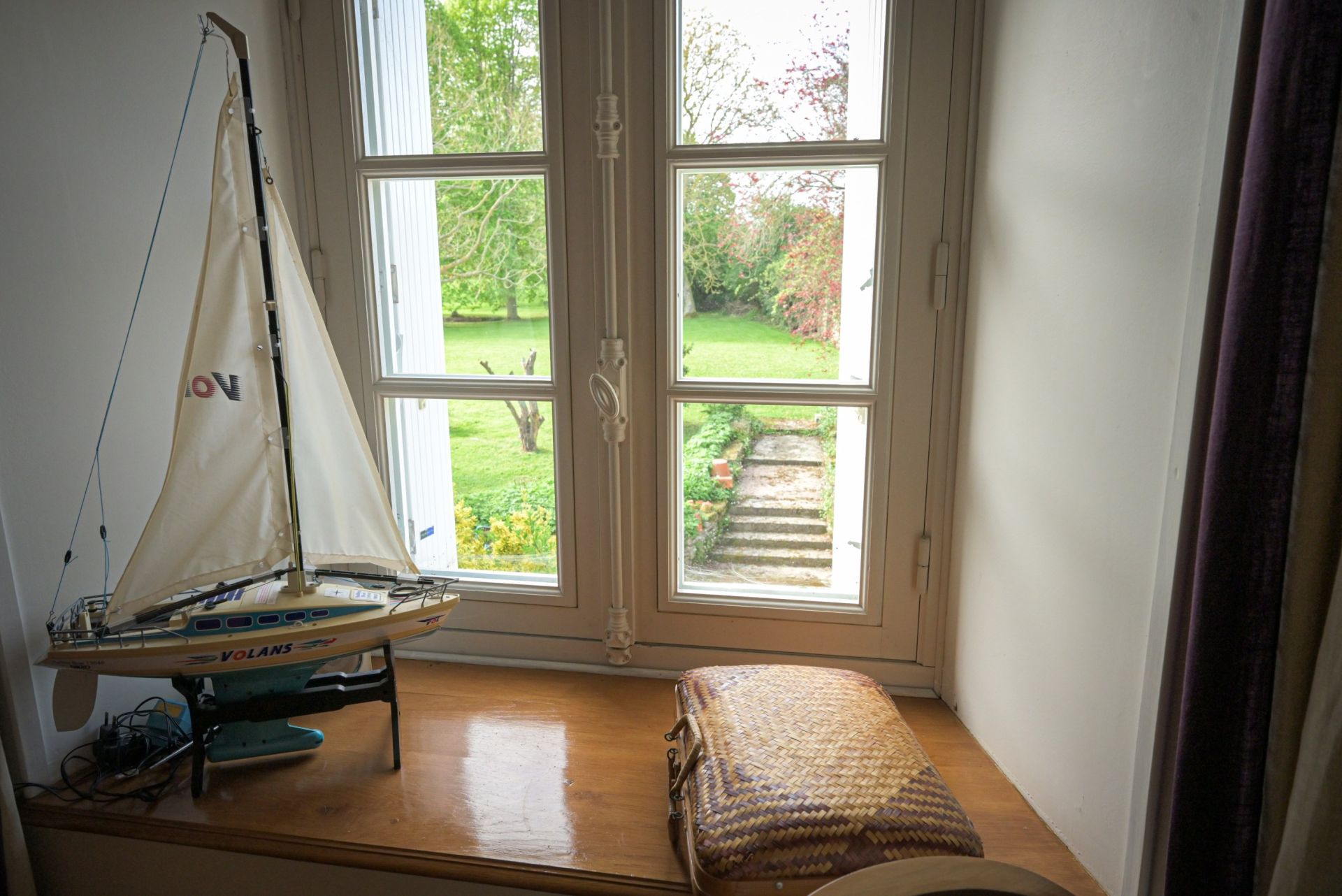 luxury house 9 Rooms for sale on BAYEUX (14400)