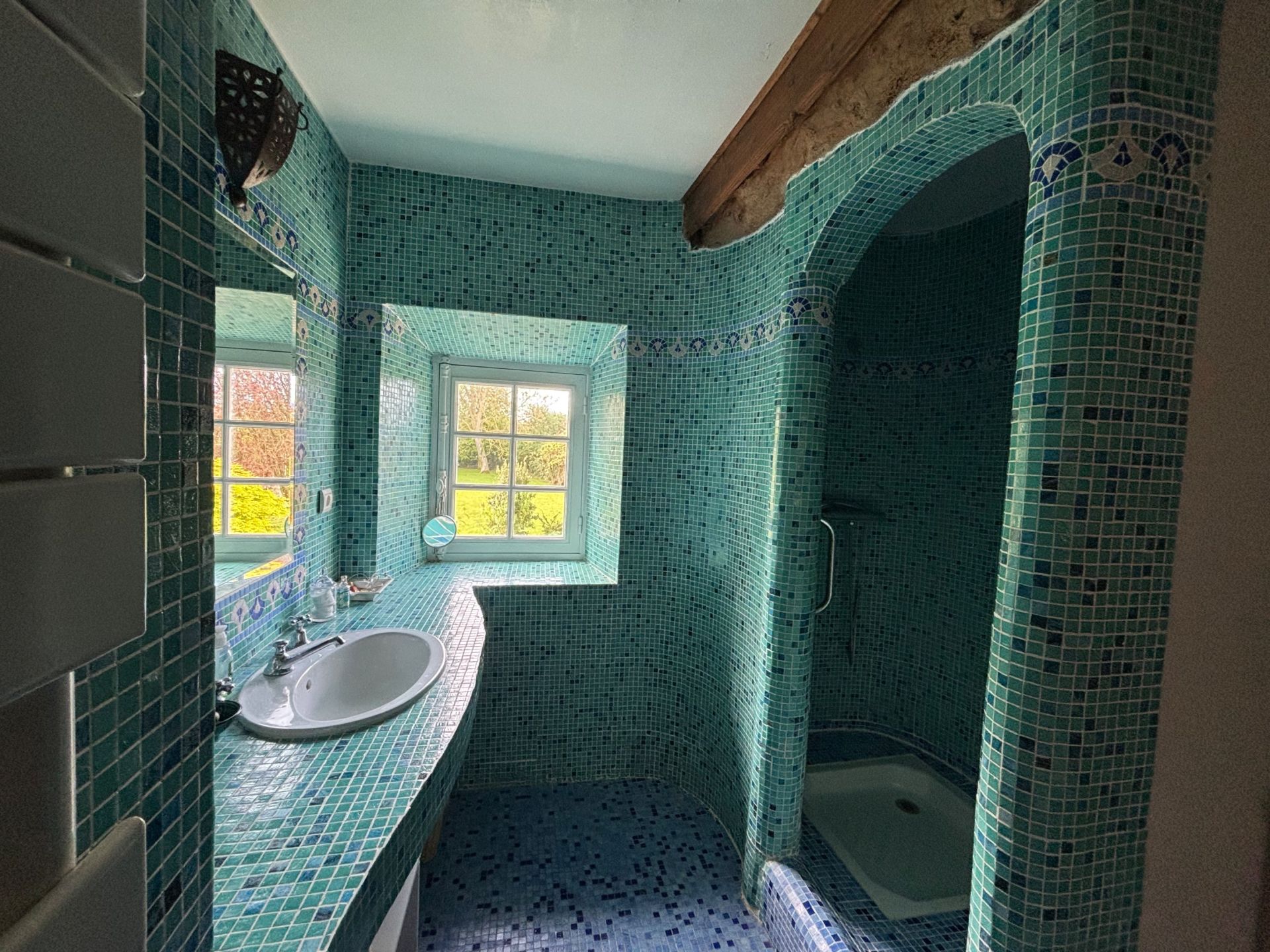 luxury house 9 Rooms for sale on BAYEUX (14400)