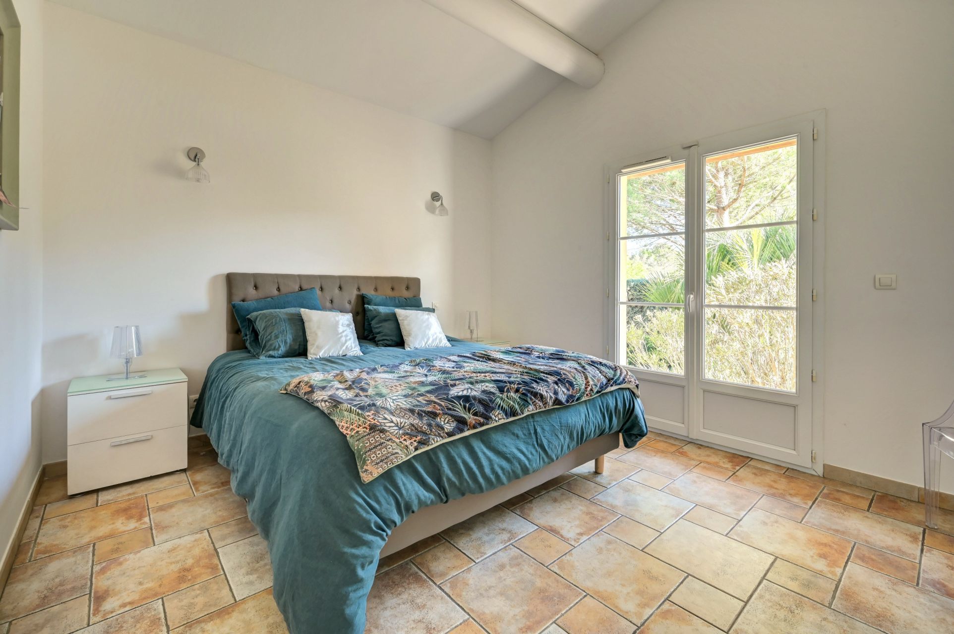 luxury house 8 Rooms for sale on AIX EN PROVENCE (13100)