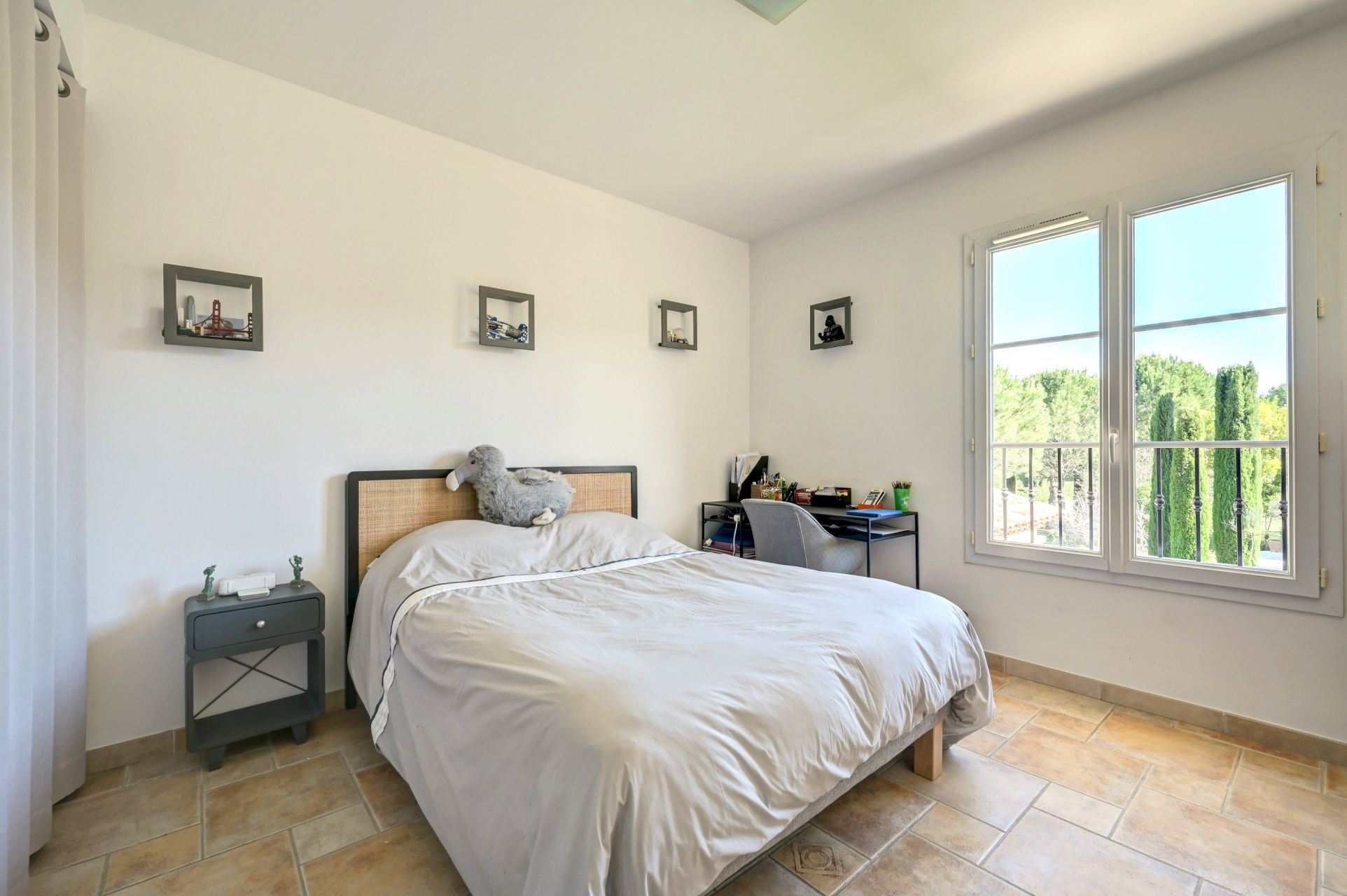 luxury house 8 Rooms for sale on AIX EN PROVENCE (13100)