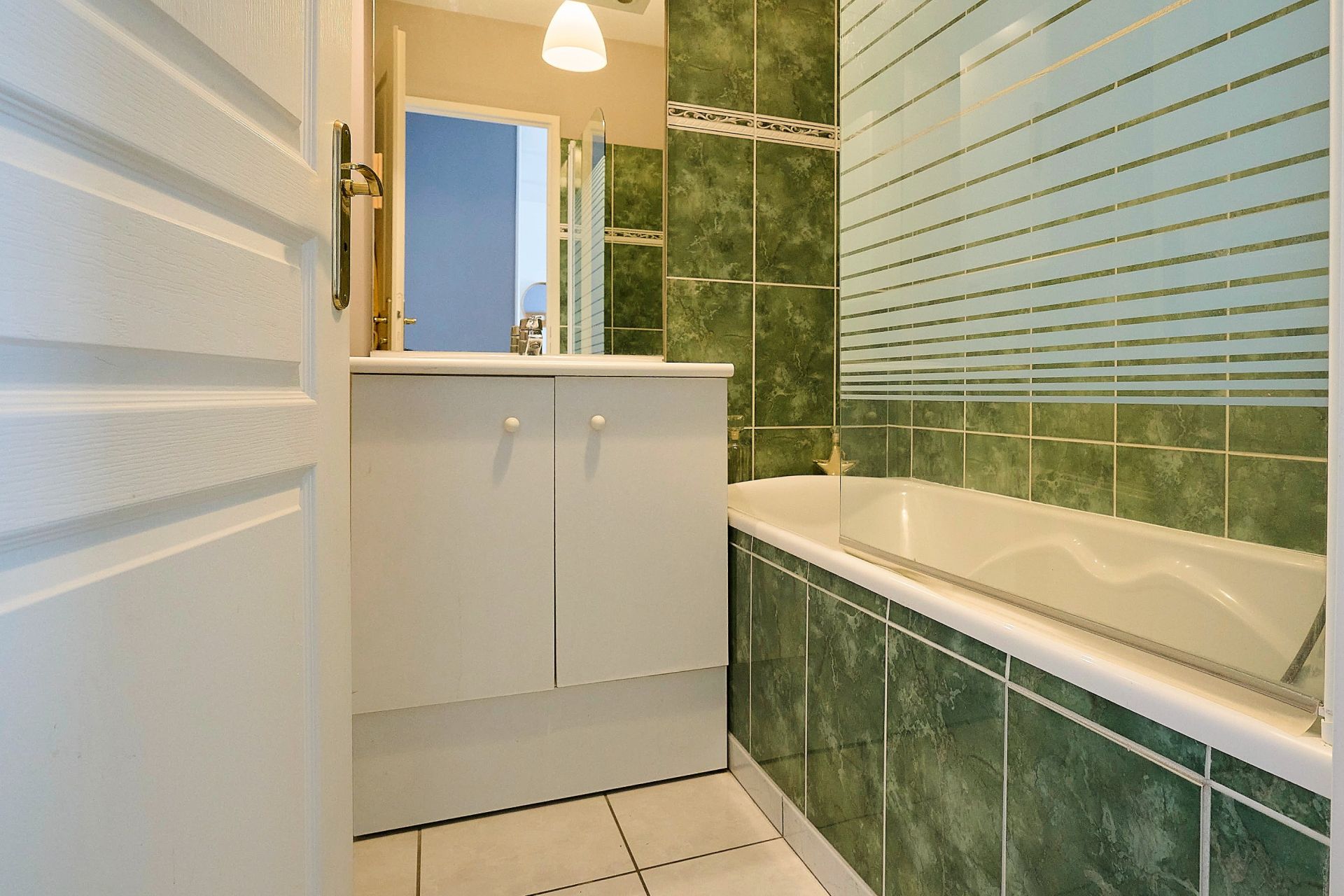 luxury apartment 5 Rooms for sale on LILLE (59800)
