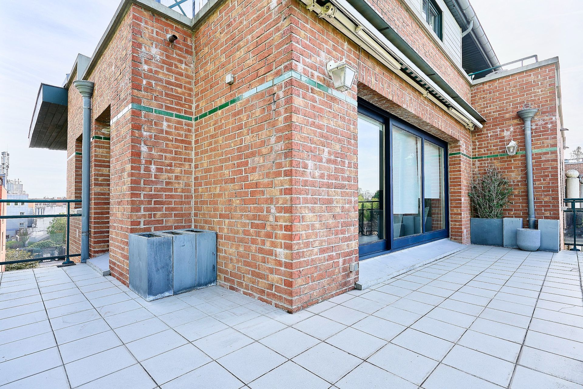 luxury apartment 5 Rooms for sale on LILLE (59800)