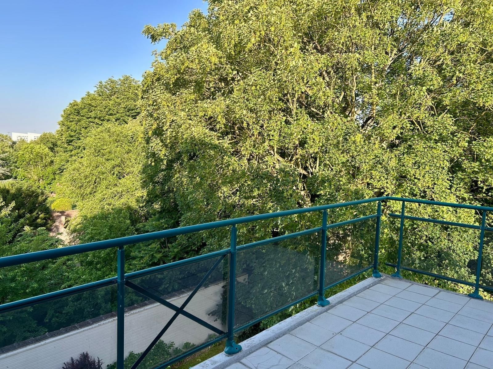 luxury apartment 5 Rooms for sale on LILLE (59800)