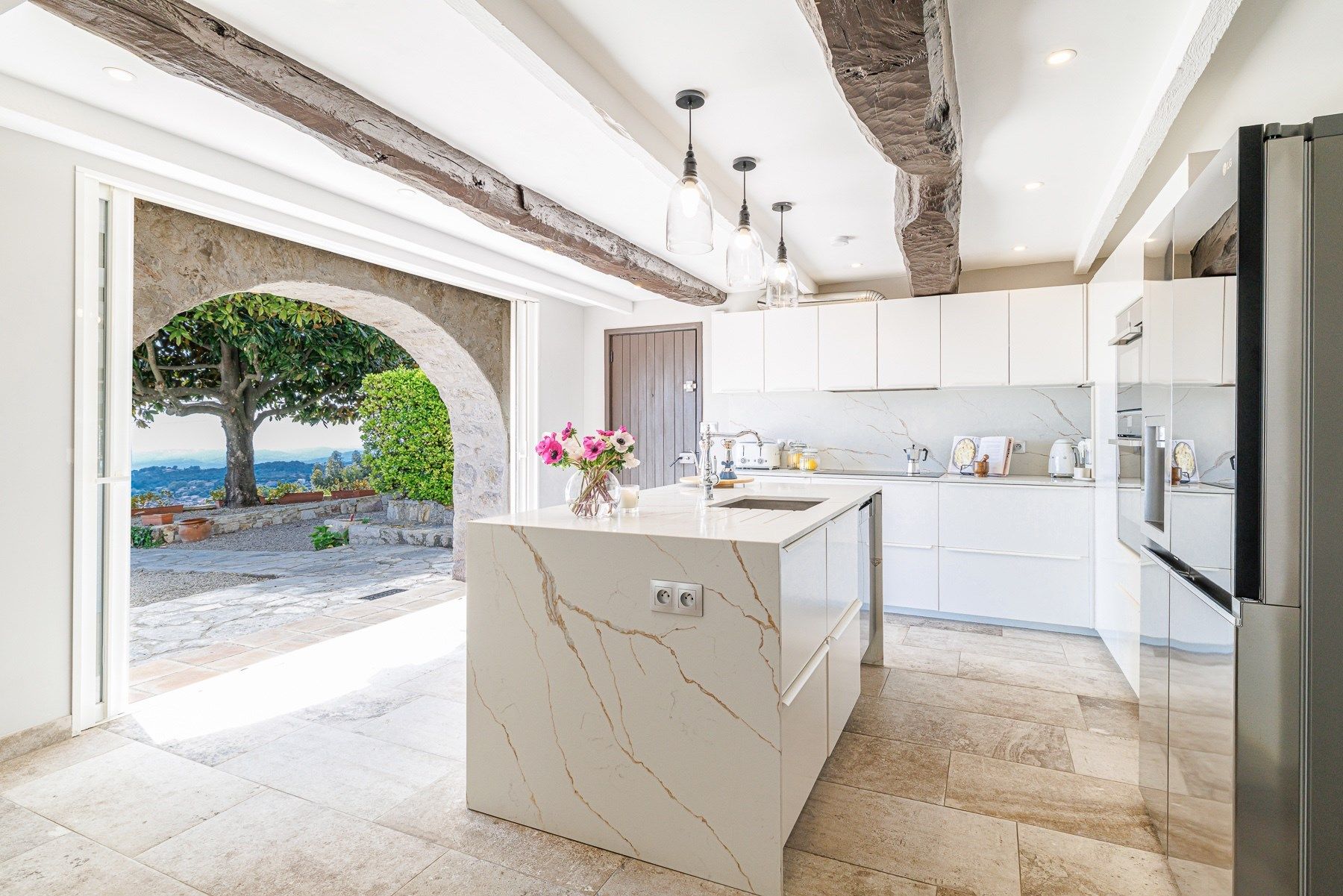 bastide 9 Rooms for sale on VENCE (06140)