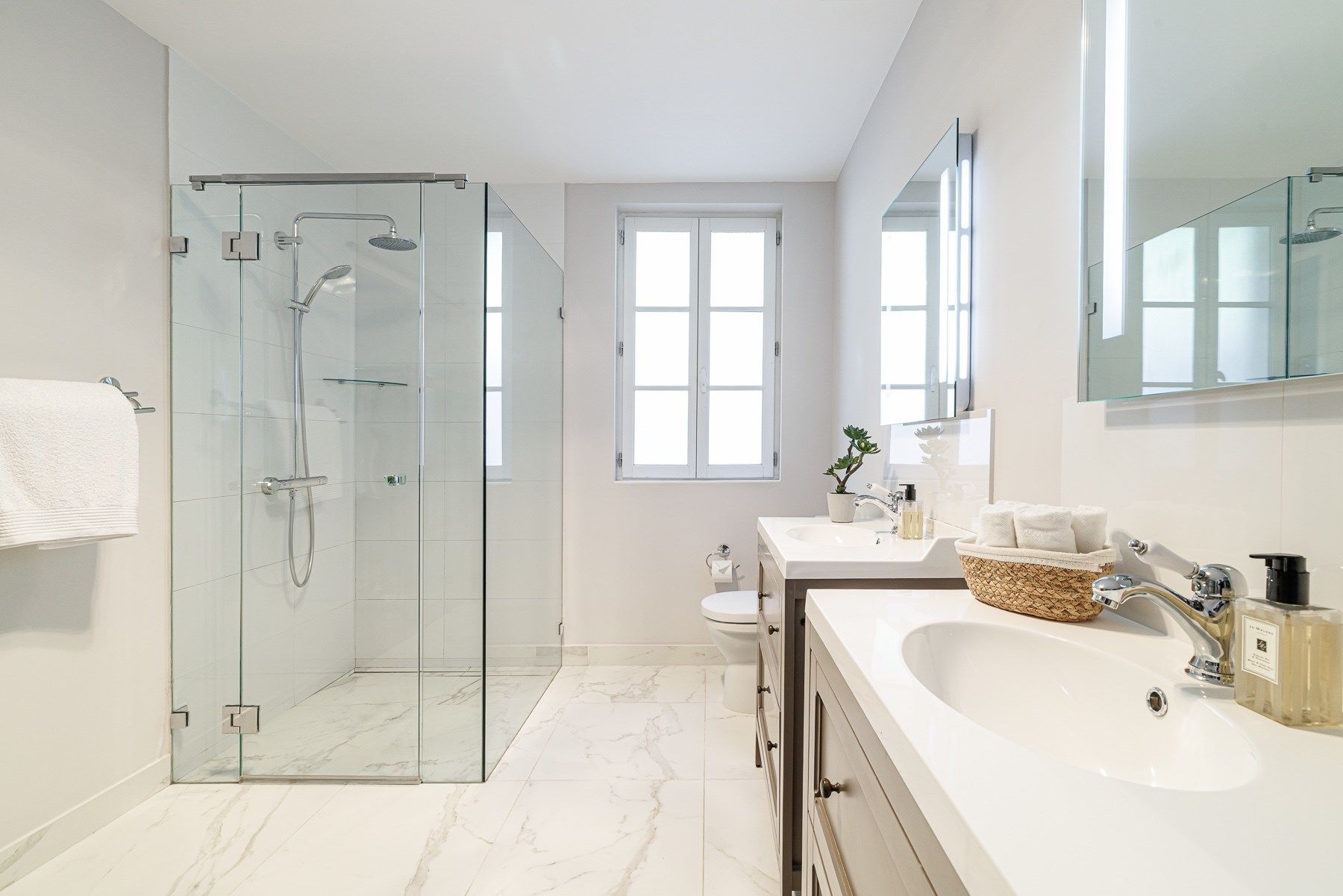 bastide 9 Rooms for sale on VENCE (06140)