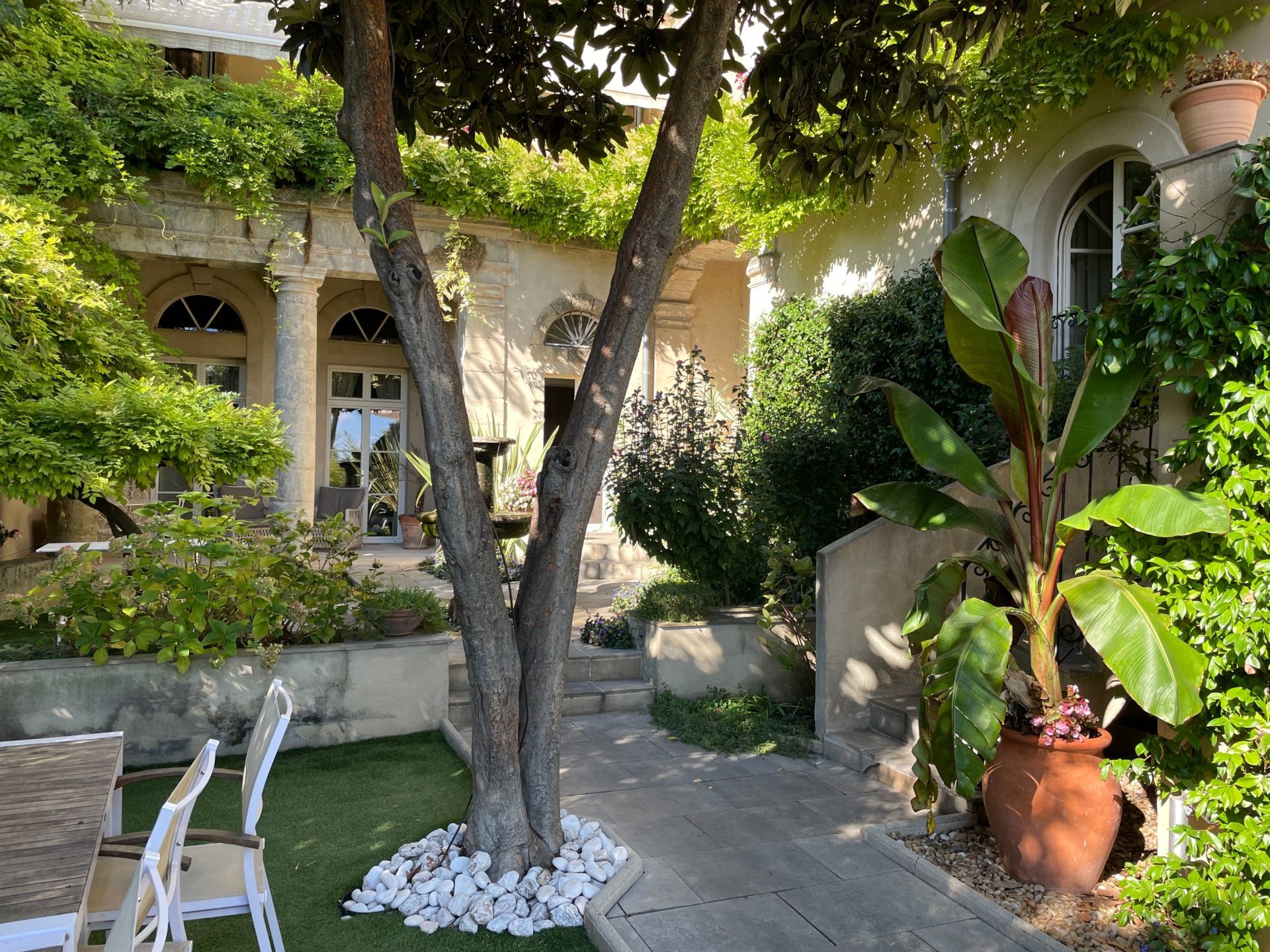 luxury house 12 Rooms for sale on ROUJAN (34320)