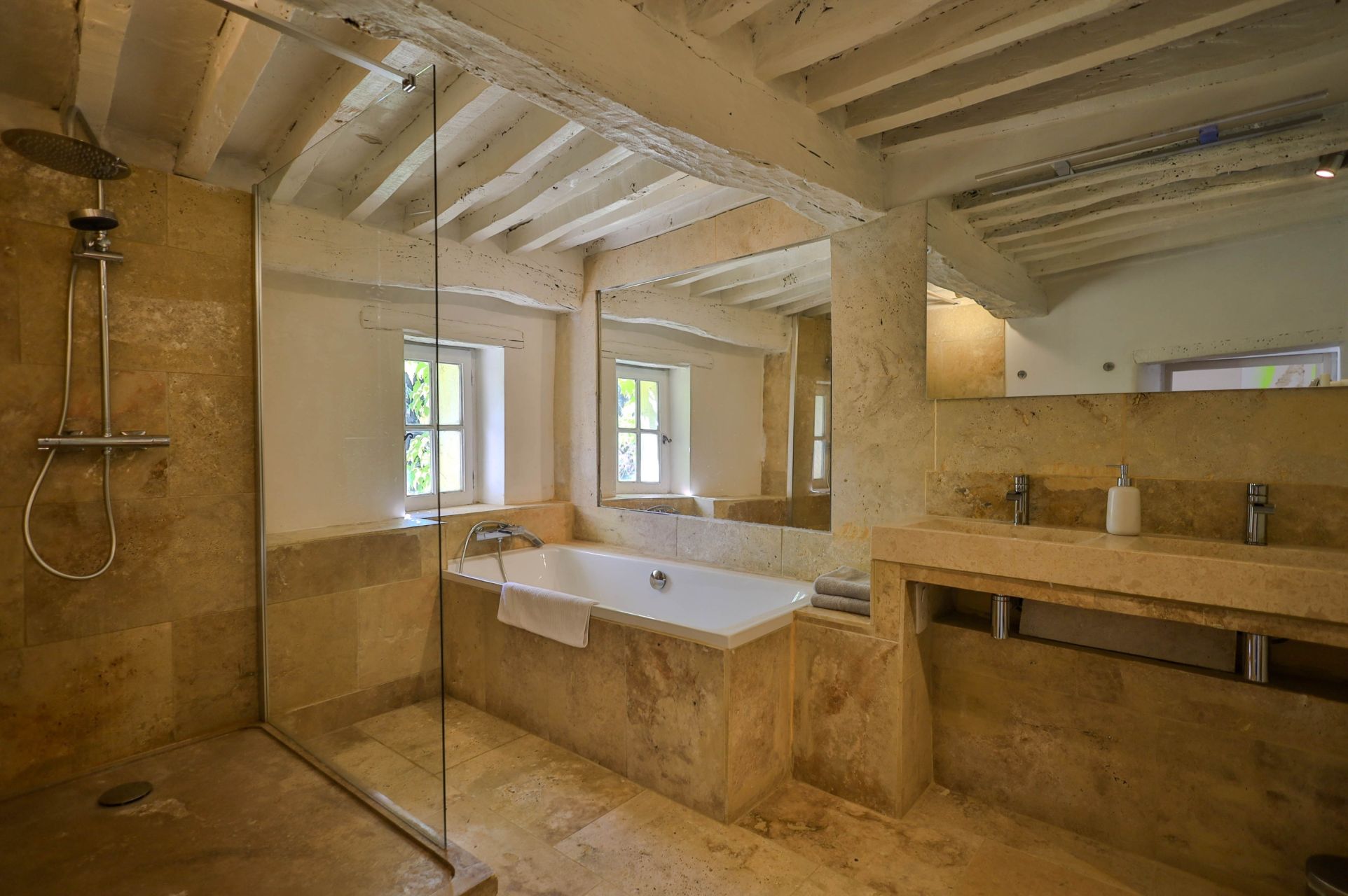 propriété de luxe 15 Pièces en vente sur BONNIEUX (84480)