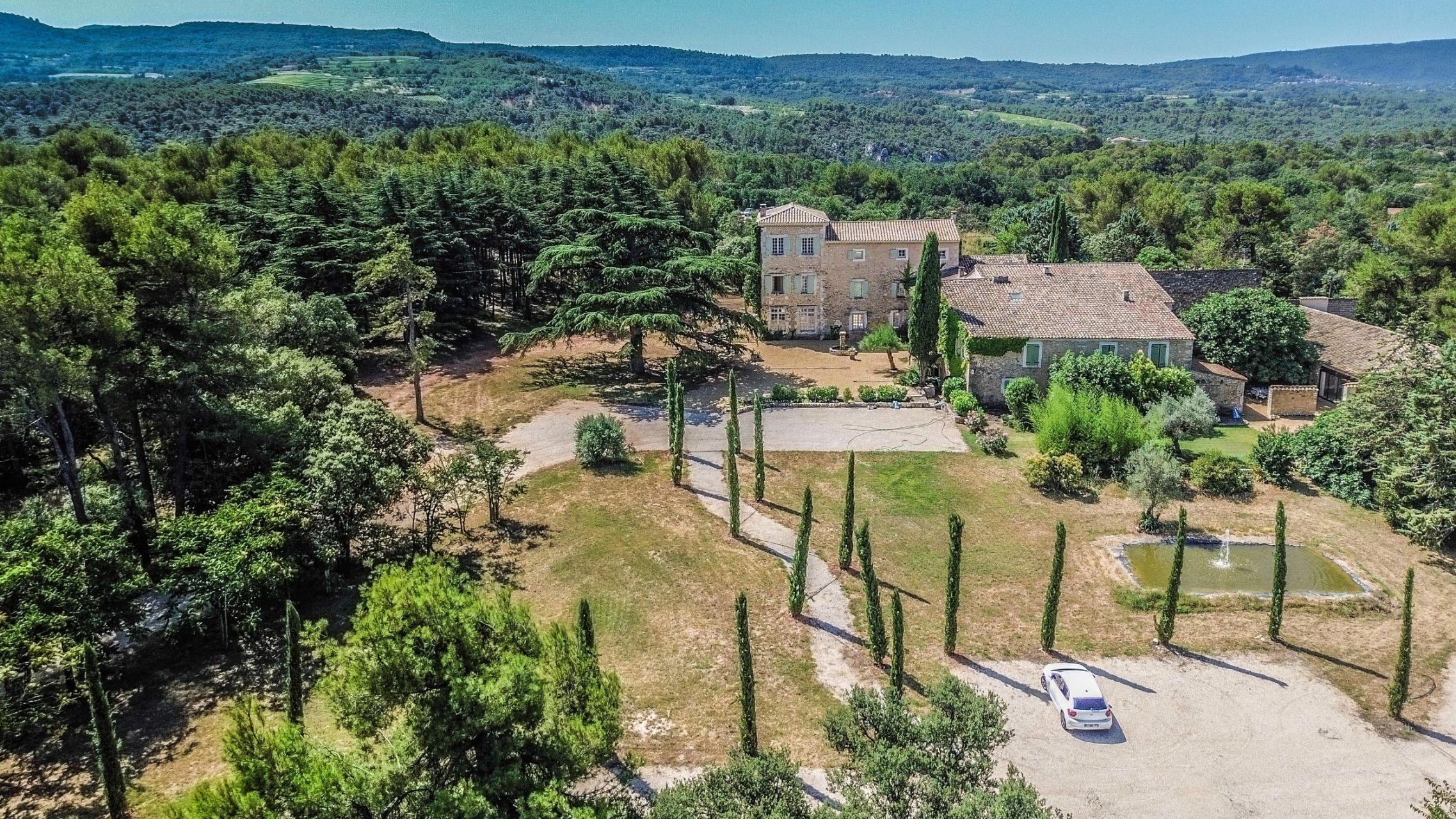 propriété de luxe 15 Pièces en vente sur BONNIEUX (84480)