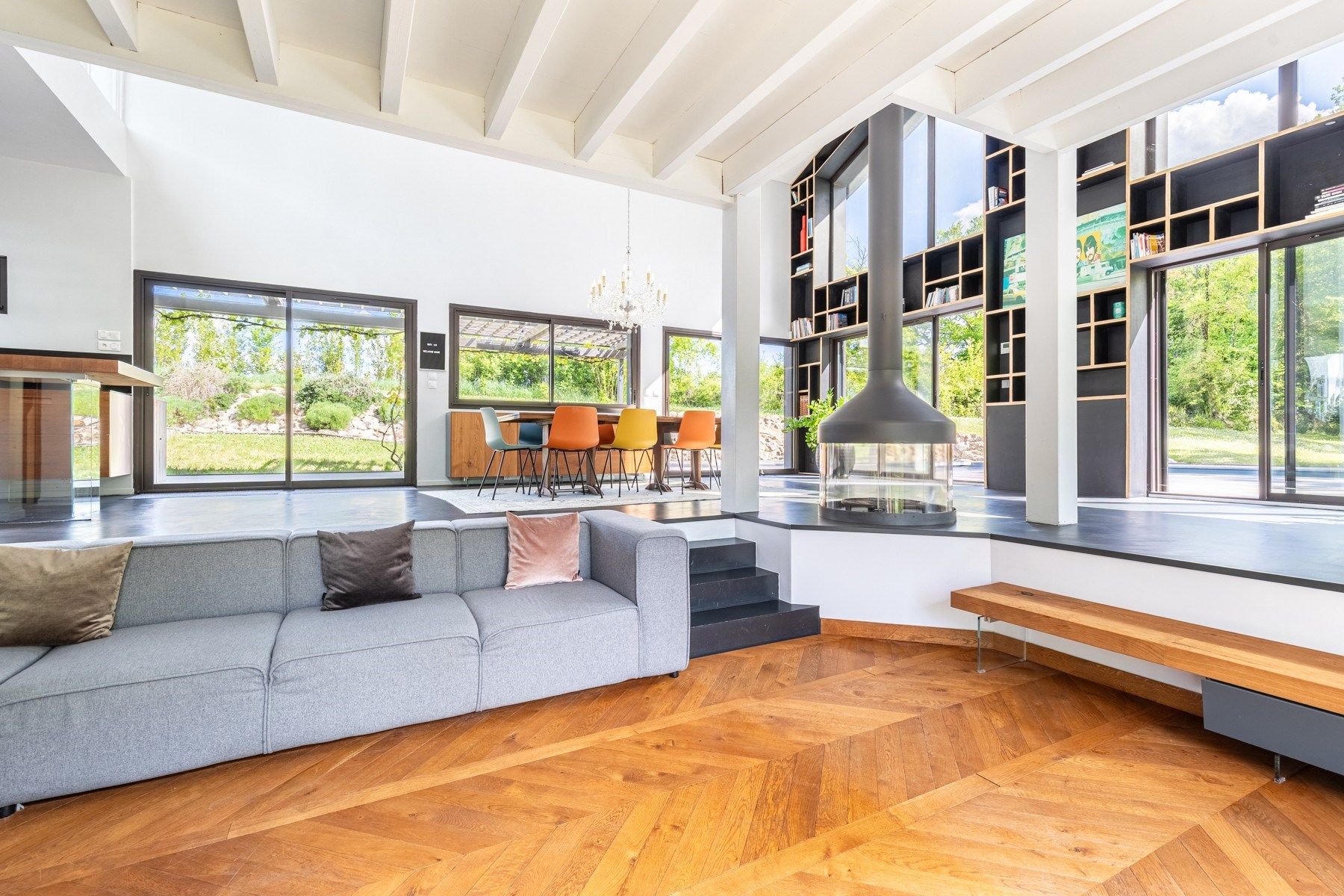 luxury house 10 Rooms for sale on BORDEAUX (33000)
